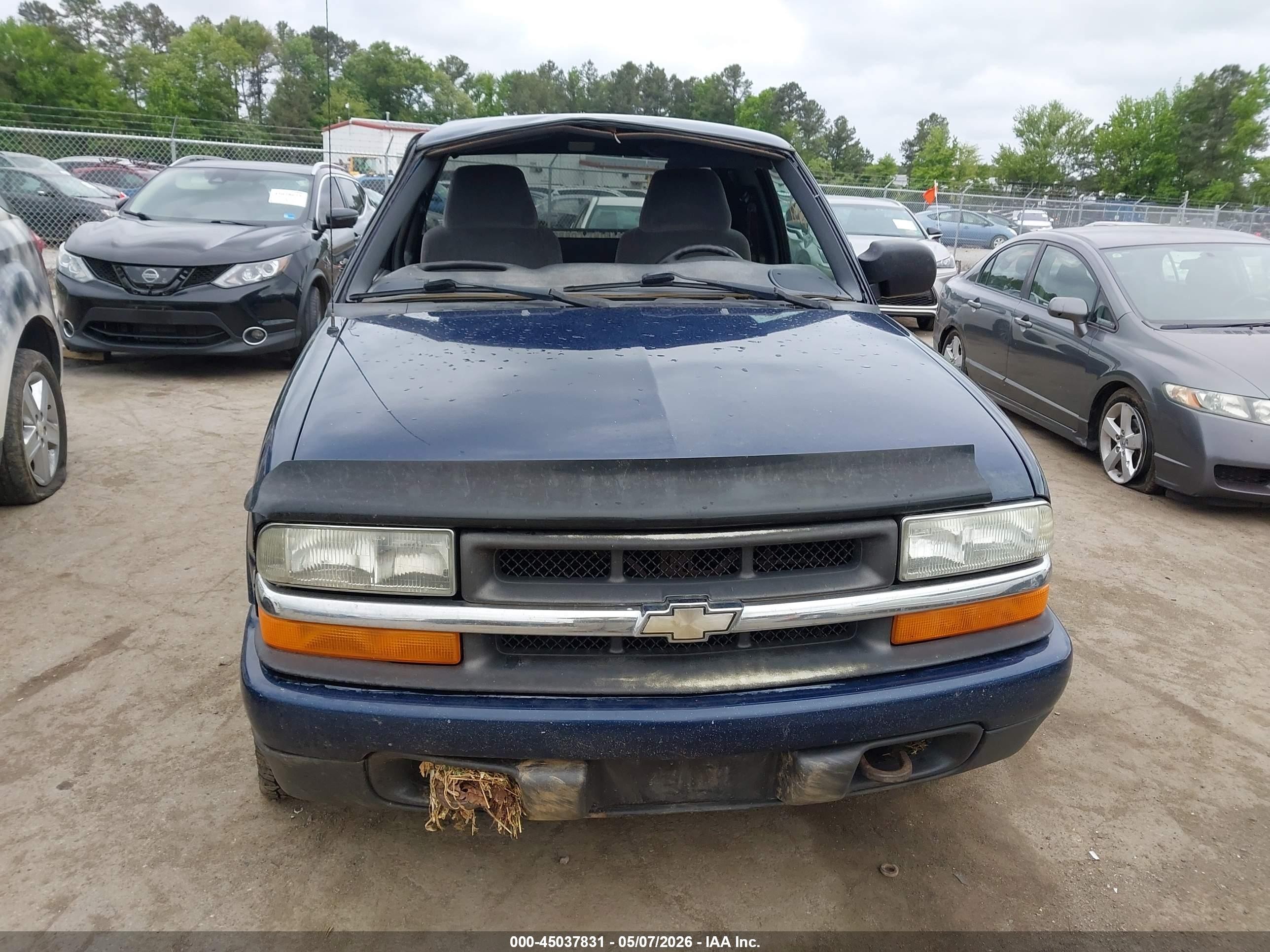 2002 Chevrolet S-10 Ls Blue vin: 1GCDT19WX28261856