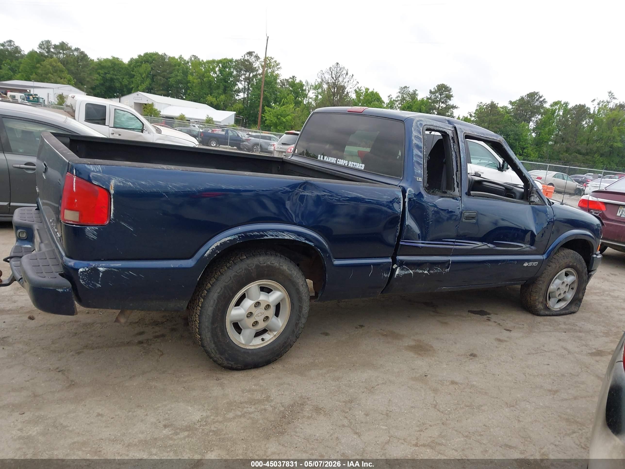 2002 Chevrolet S-10 Ls Blue vin: 1GCDT19WX28261856