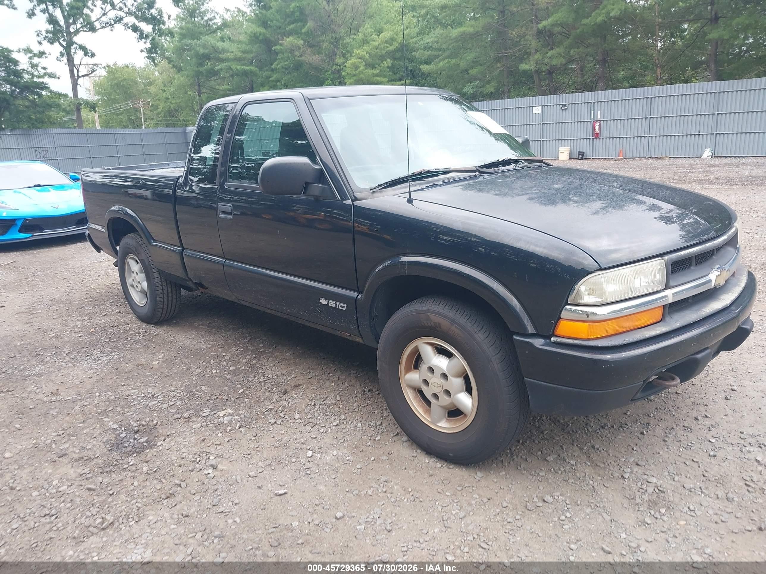 2000 Chevrolet S-10 Ls Black vin: 1GCDT19WXY8281971