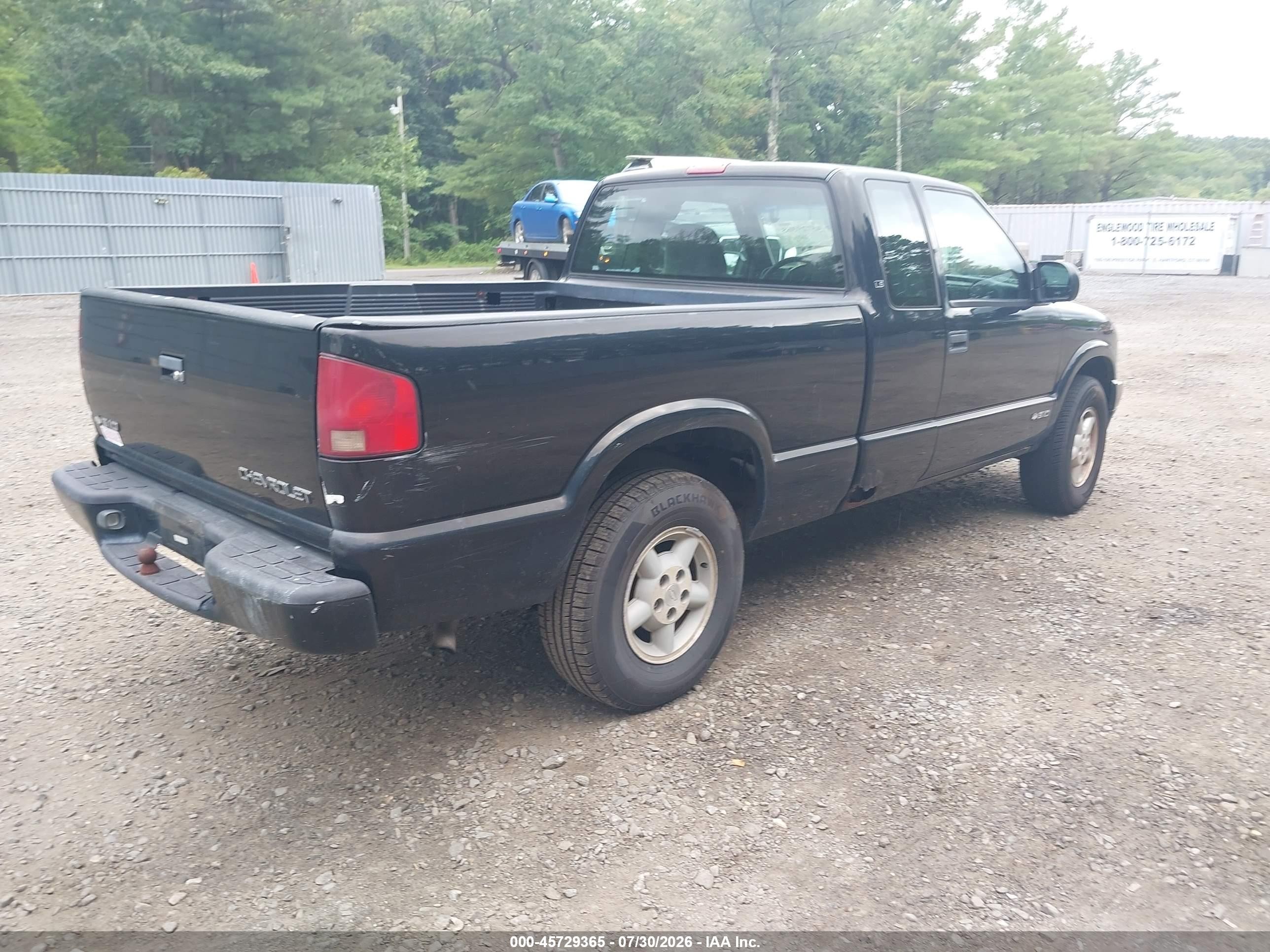 2000 Chevrolet S-10 Ls Black vin: 1GCDT19WXY8281971