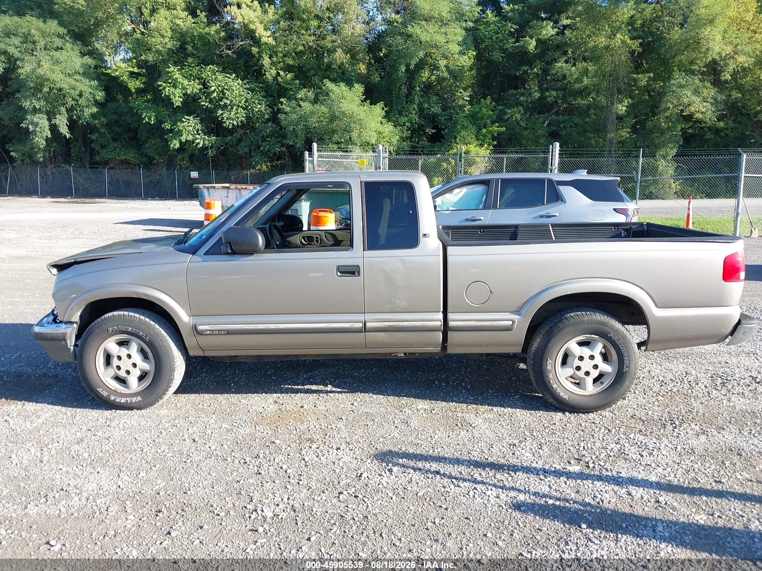 2003 Chevrolet S-10 Ls Silver vin: 1GCDT19X038237544