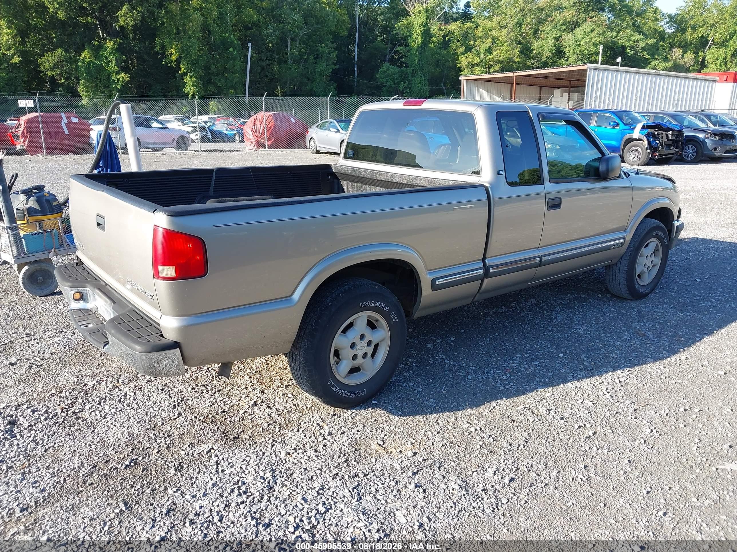 2003 Chevrolet S-10 Ls Silver vin: 1GCDT19X038237544