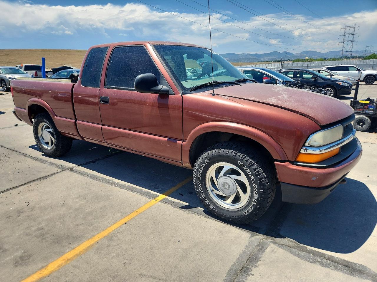 1998 Chevrolet S Truck S10 Burgundy vin: 1GCDT19X2W8117748