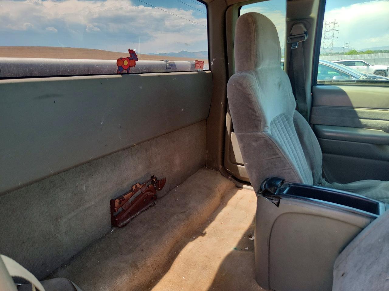 1998 Chevrolet S Truck S10 Burgundy vin: 1GCDT19X2W8117748