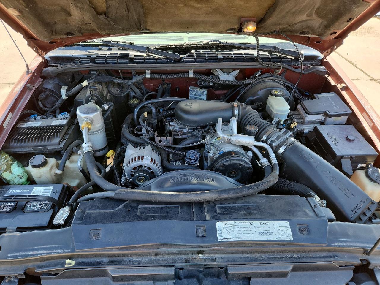 1998 Chevrolet S Truck S10 Burgundy vin: 1GCDT19X2W8117748