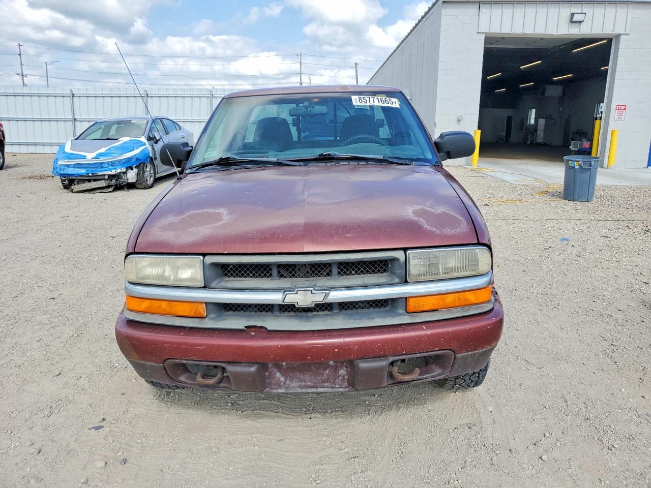 1998 Chevrolet S Truck S10 Burgundy vin: 1GCDT19X2WK169528