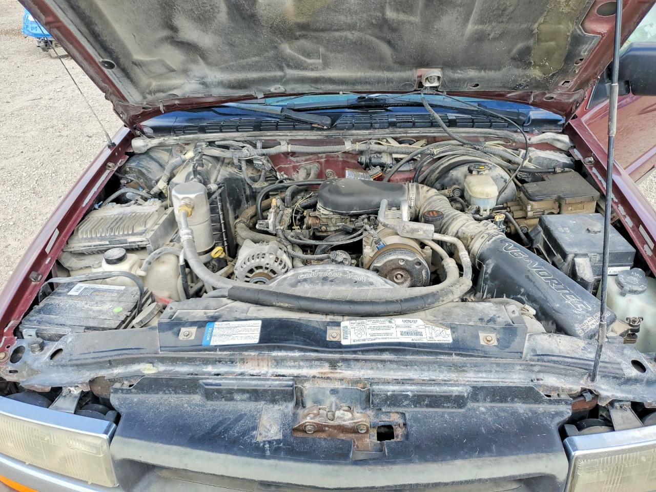 1998 Chevrolet S Truck S10 Burgundy vin: 1GCDT19X2WK169528