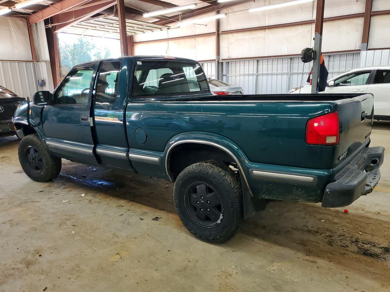 1998 Chevrolet S Truck S10 Green vin: 1GCDT19X3W8163976