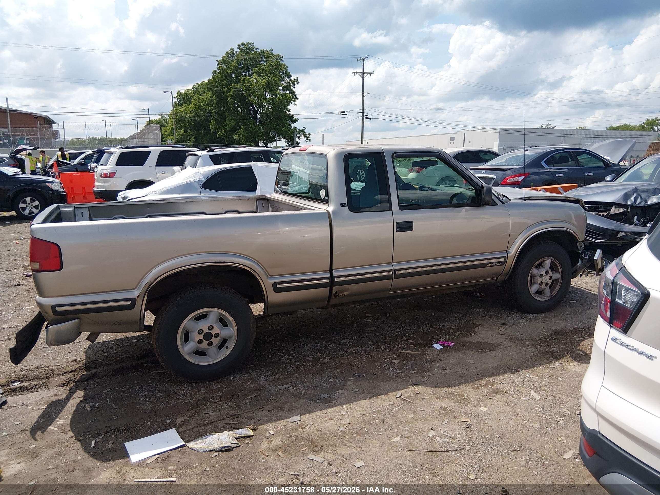 1999 Chevrolet S-10 Ls Серый vin: 1GCDT19X3XK165974