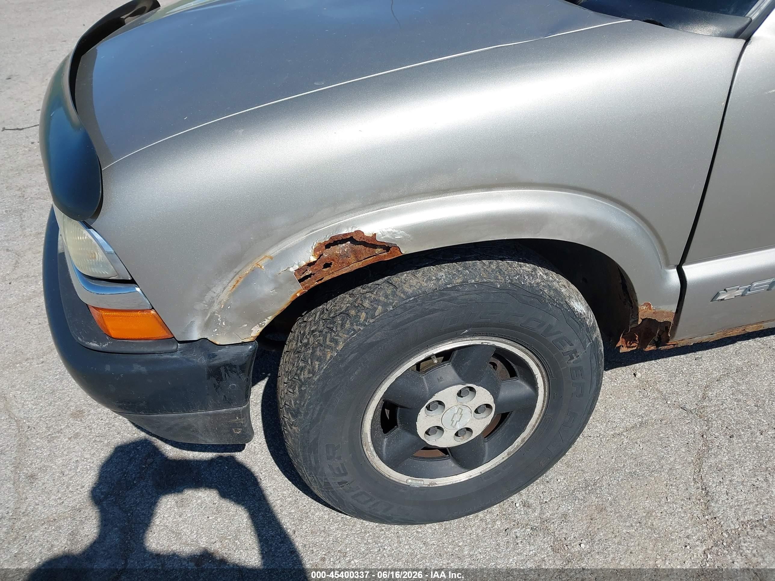 2003 Chevrolet S-10 Ls Gray vin: 1GCDT19X438162461