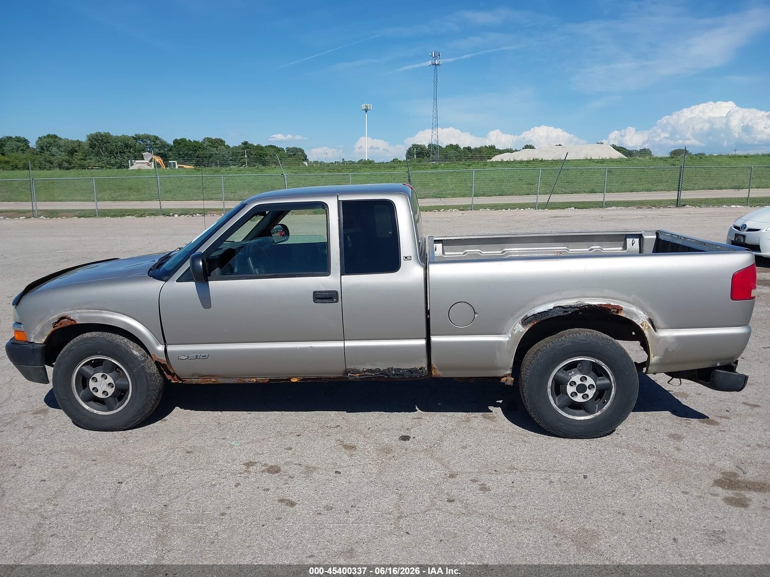 2003 Chevrolet S-10 Ls Gray vin: 1GCDT19X438162461
