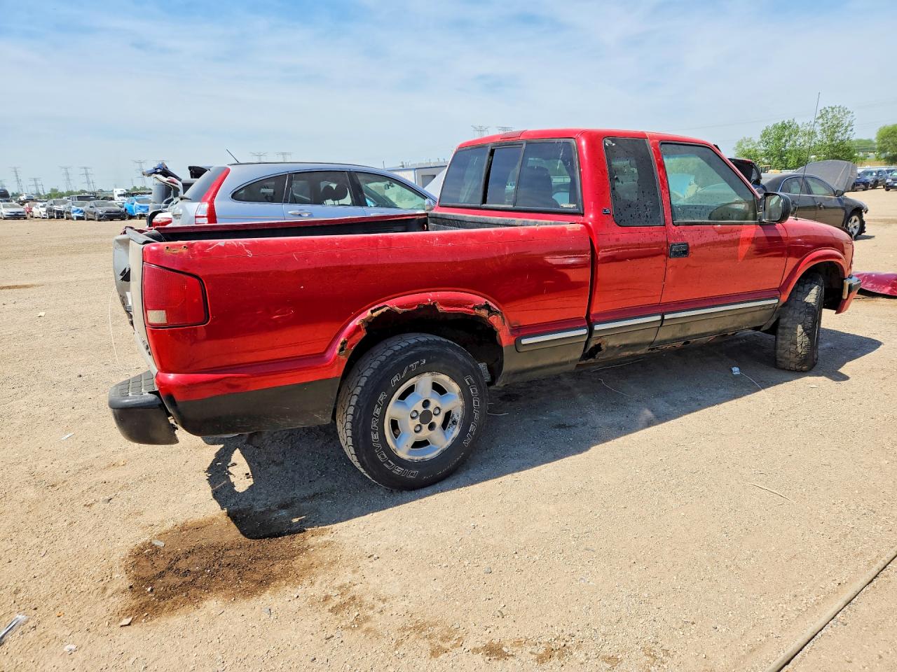 2003 Chevrolet S Truck S10 Red vin: 1GCDT19X438256940