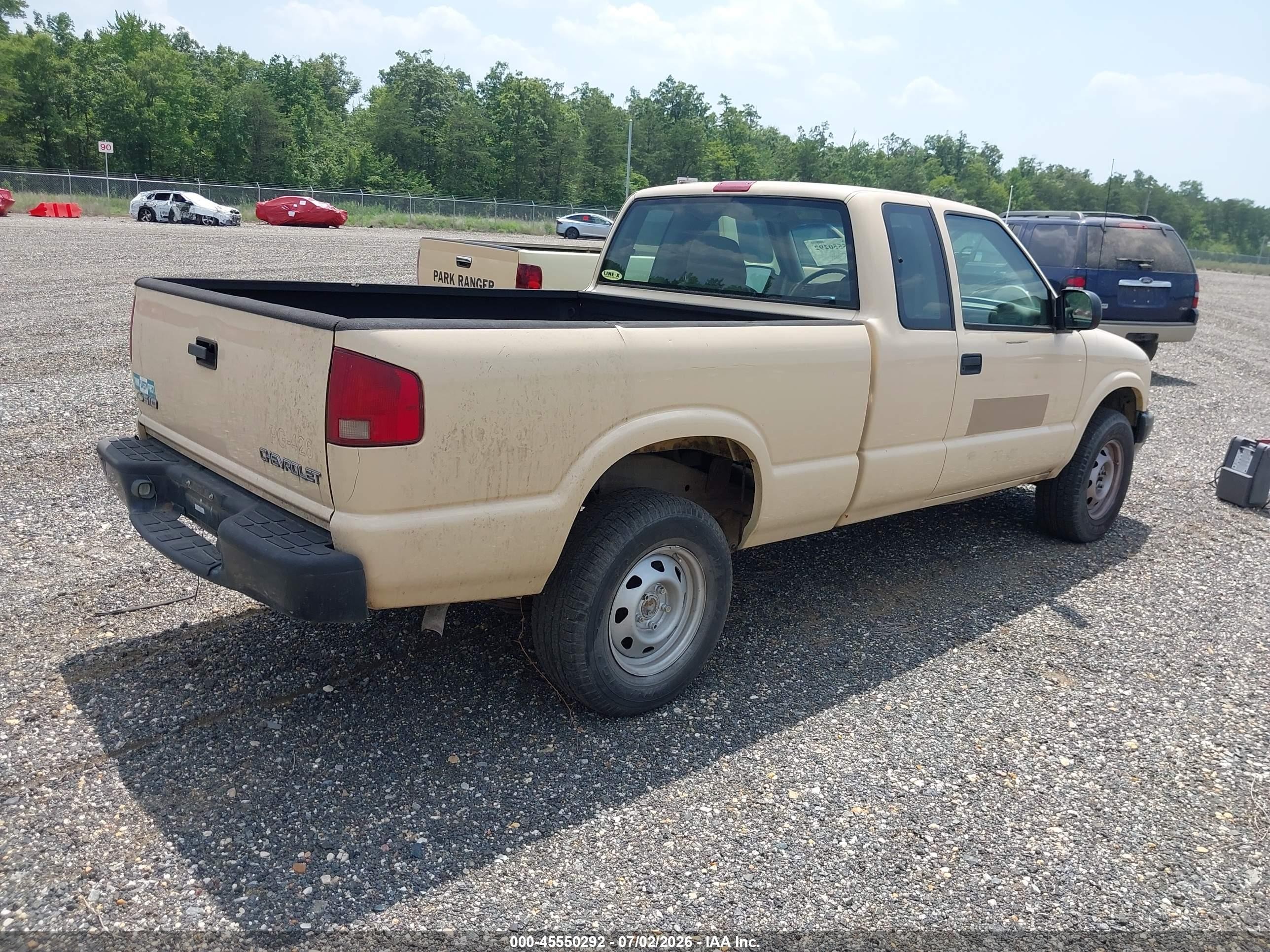 2003 Chevrolet S-10   Beige vin: 1GCDT19X538241816