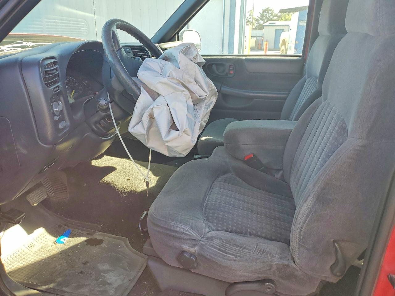 1998 Chevrolet S Truck S10 Red vin: 1GCDT19X8WK153057