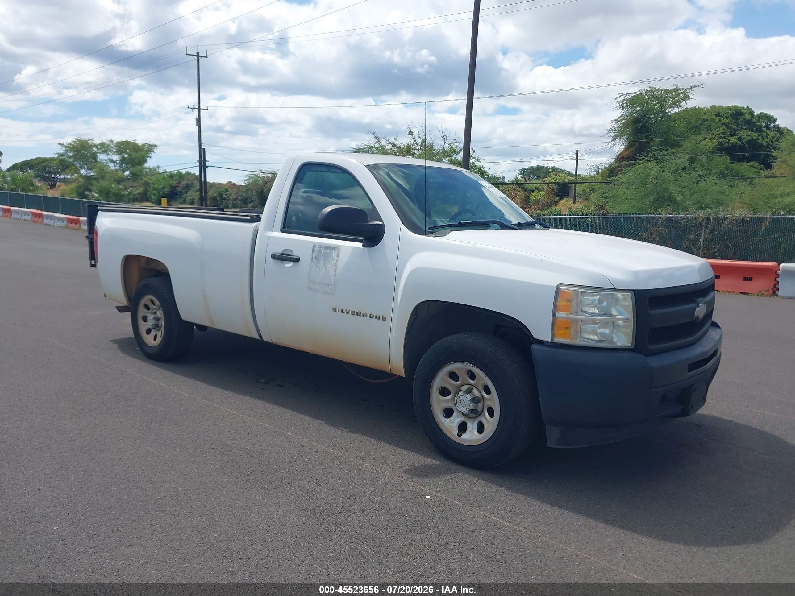 2009 Chevrolet Silverado 1500 Work Truck White vin: 1GCEC14069Z185791