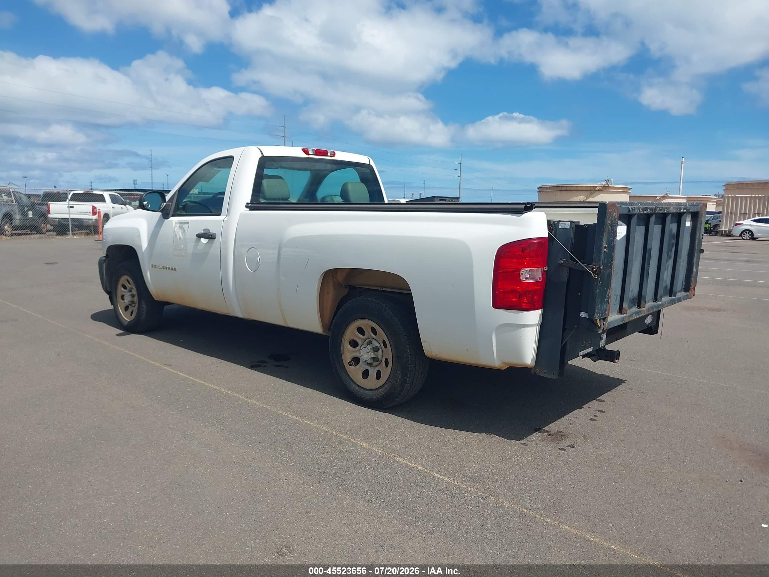2009 Chevrolet Silverado 1500 Work Truck White vin: 1GCEC14069Z185791
