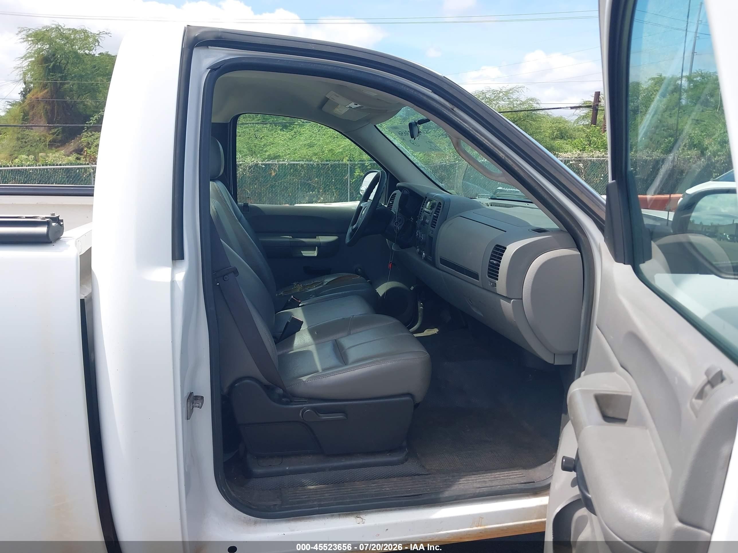 2009 Chevrolet Silverado 1500 Work Truck White vin: 1GCEC14069Z185791