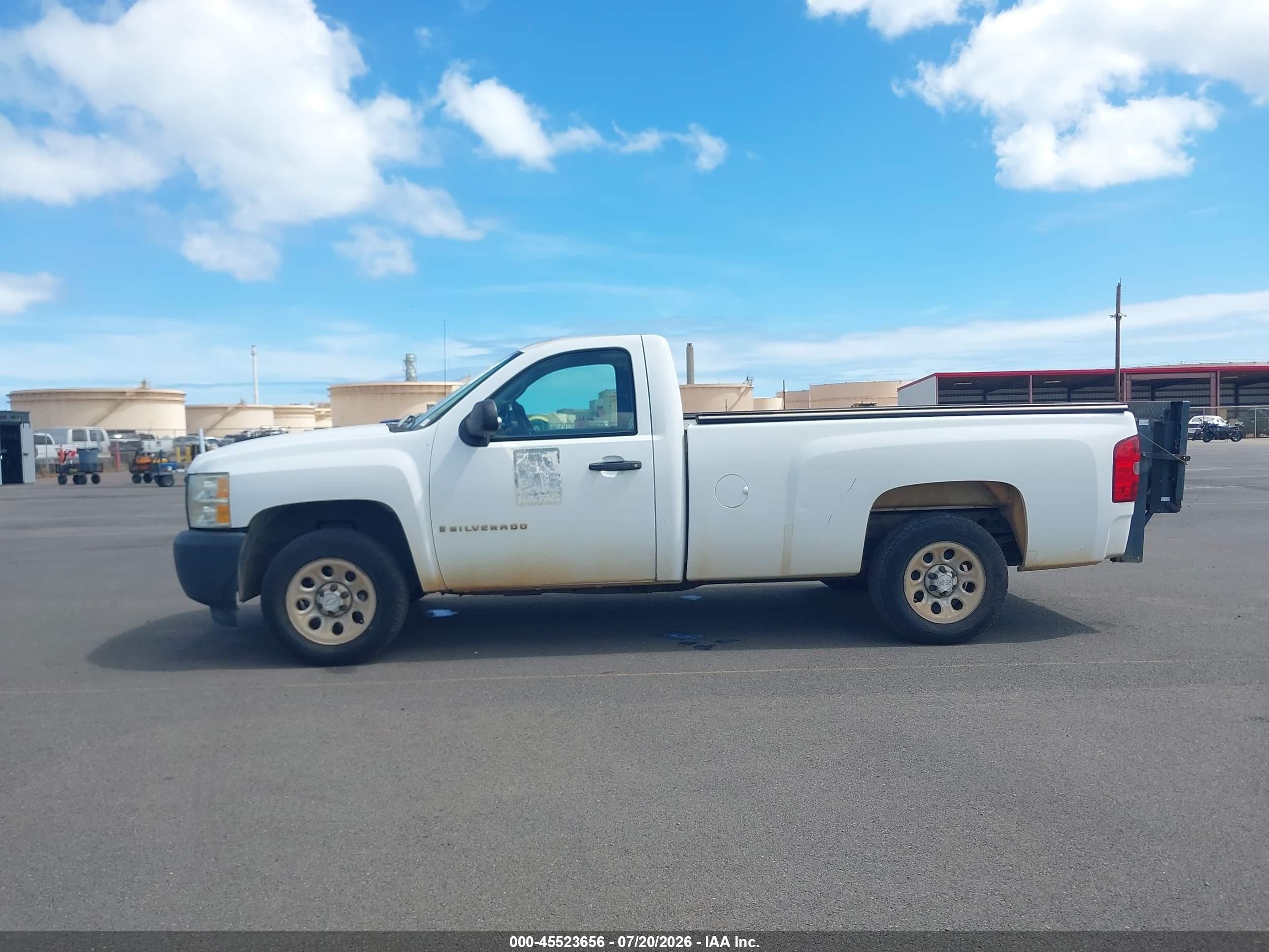 2009 Chevrolet Silverado 1500 Work Truck White vin: 1GCEC14069Z185791