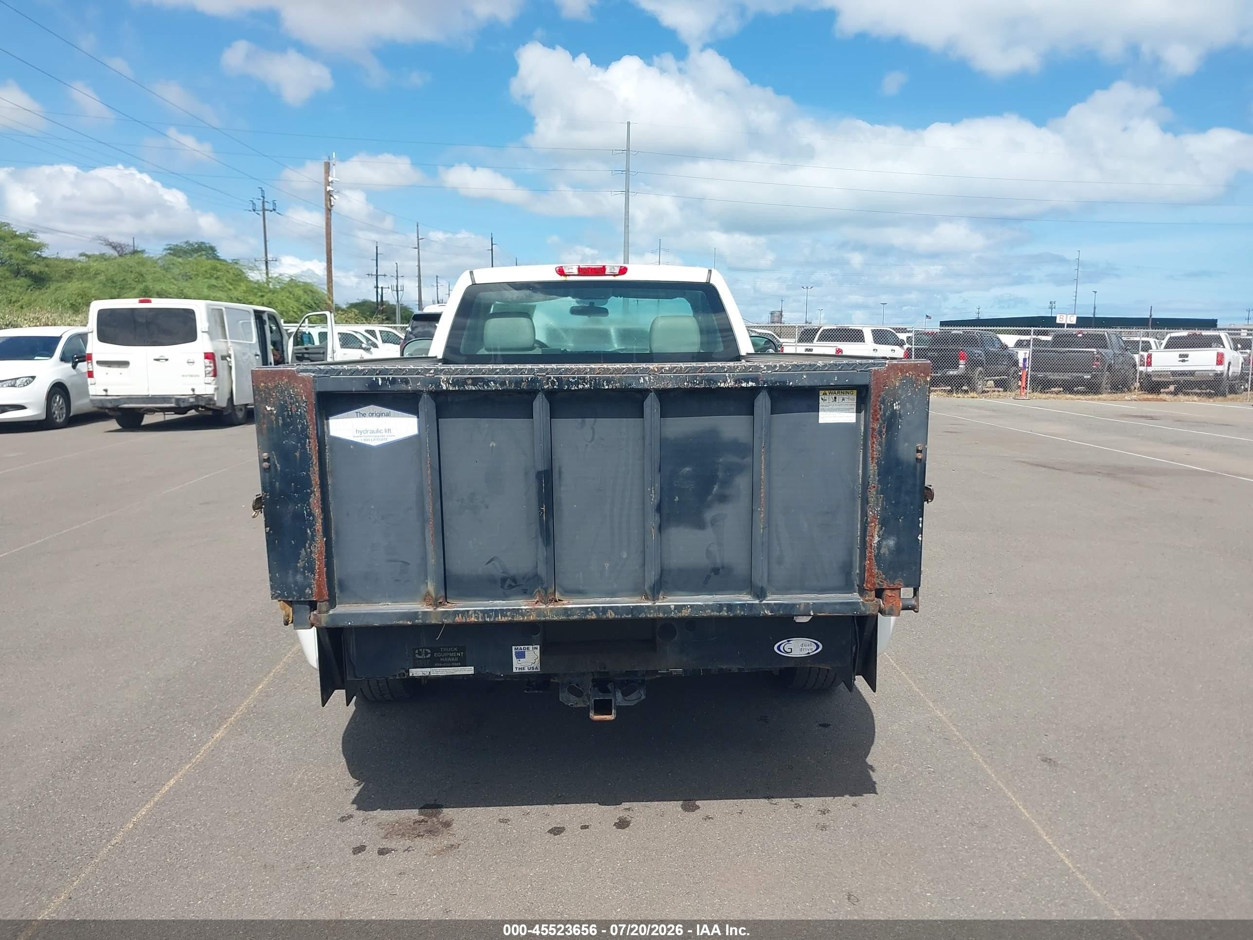 2009 Chevrolet Silverado 1500 Work Truck White vin: 1GCEC14069Z185791