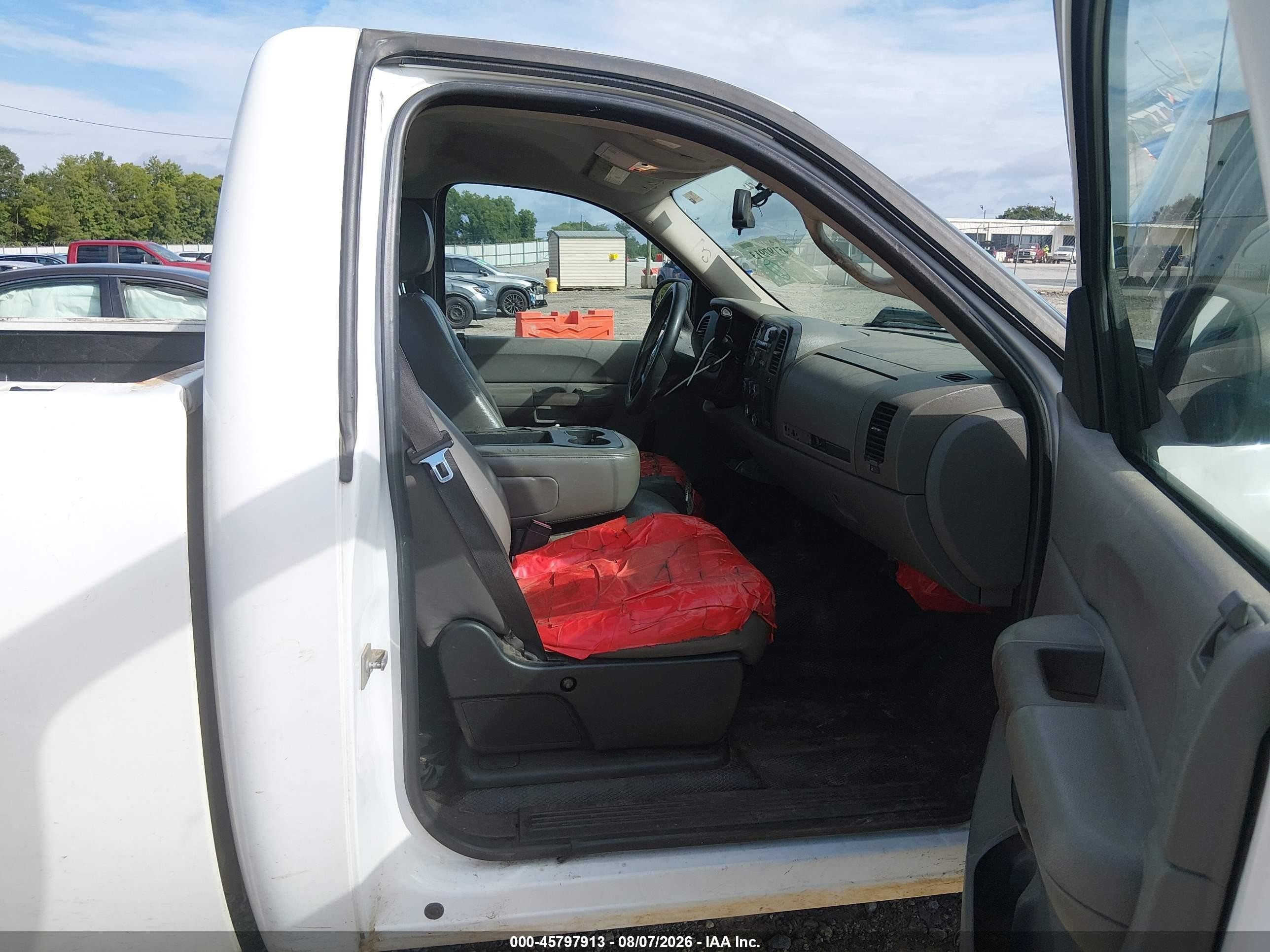 2008 Chevrolet Silverado 1500 Work Truck White vin: 1GCEC14C08E119463