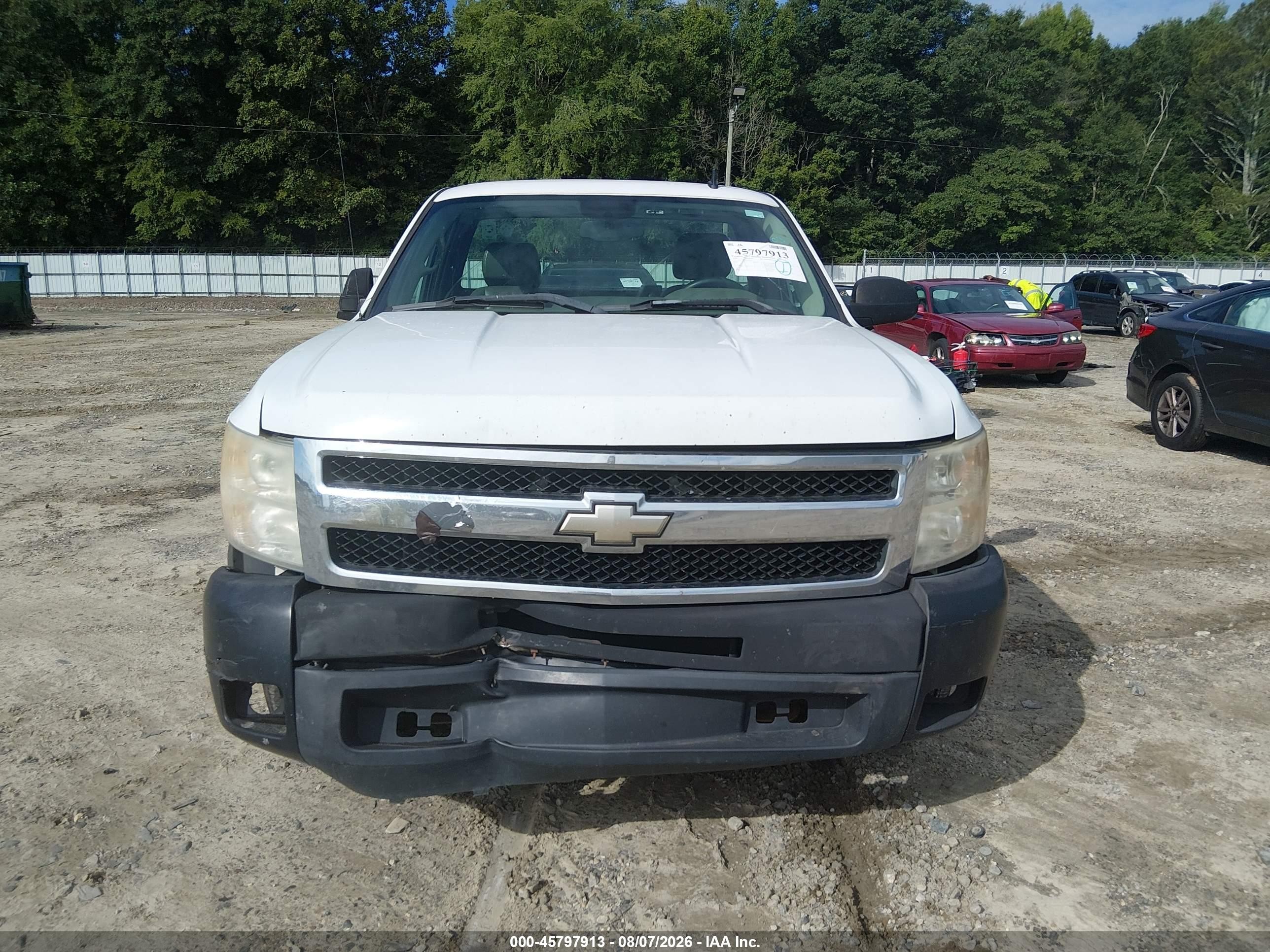2008 Chevrolet Silverado 1500 Work Truck White vin: 1GCEC14C08E119463