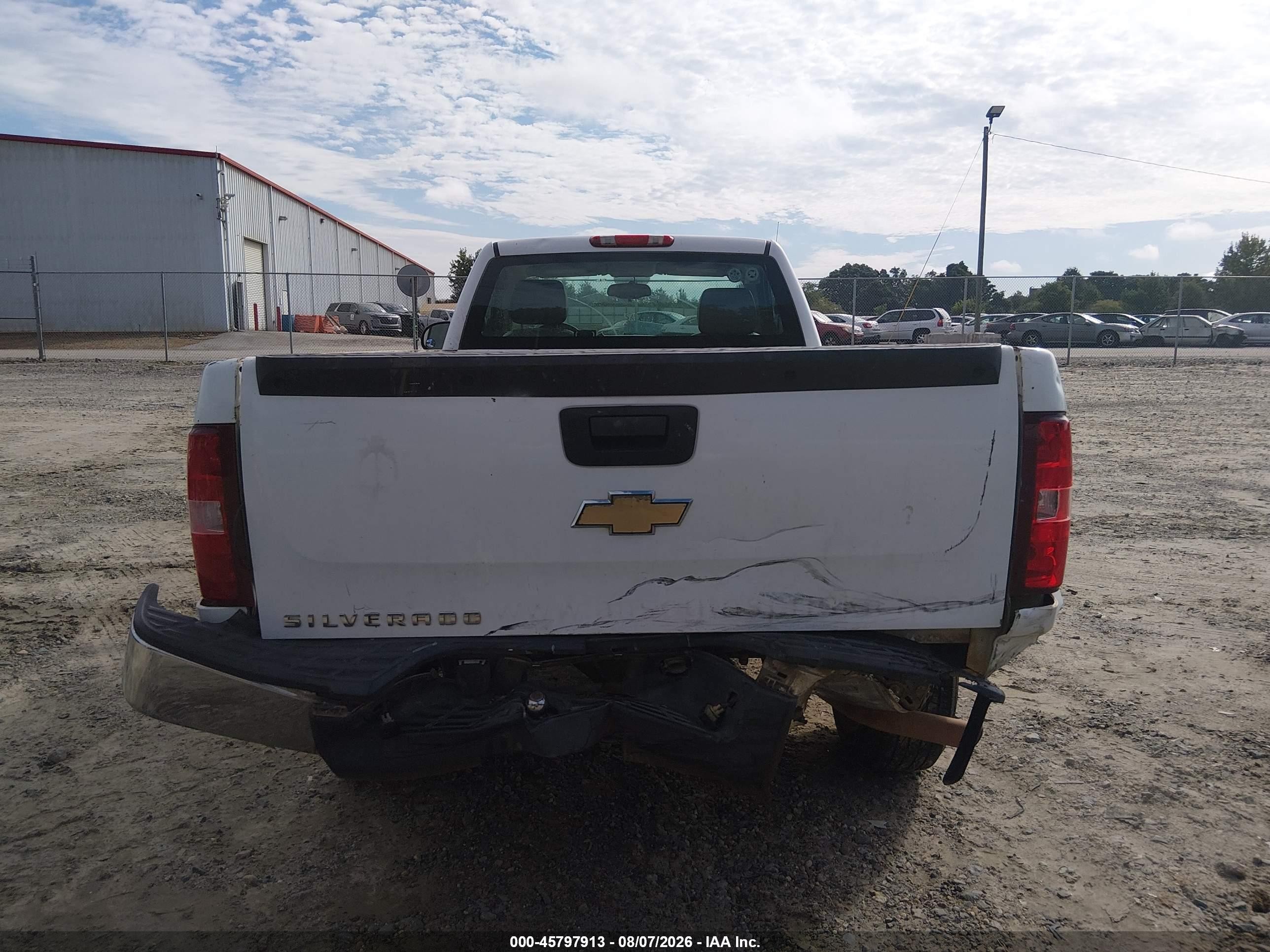 2008 Chevrolet Silverado 1500 Work Truck White vin: 1GCEC14C08E119463