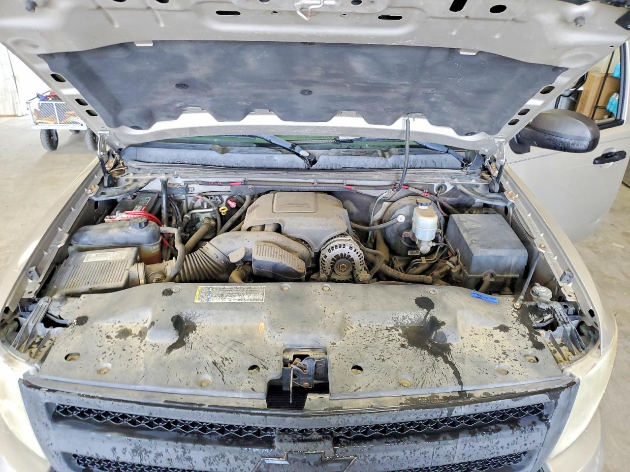 2008 Chevrolet Silverado C1500 Серебряный vin: 1GCEC14C08Z200262
