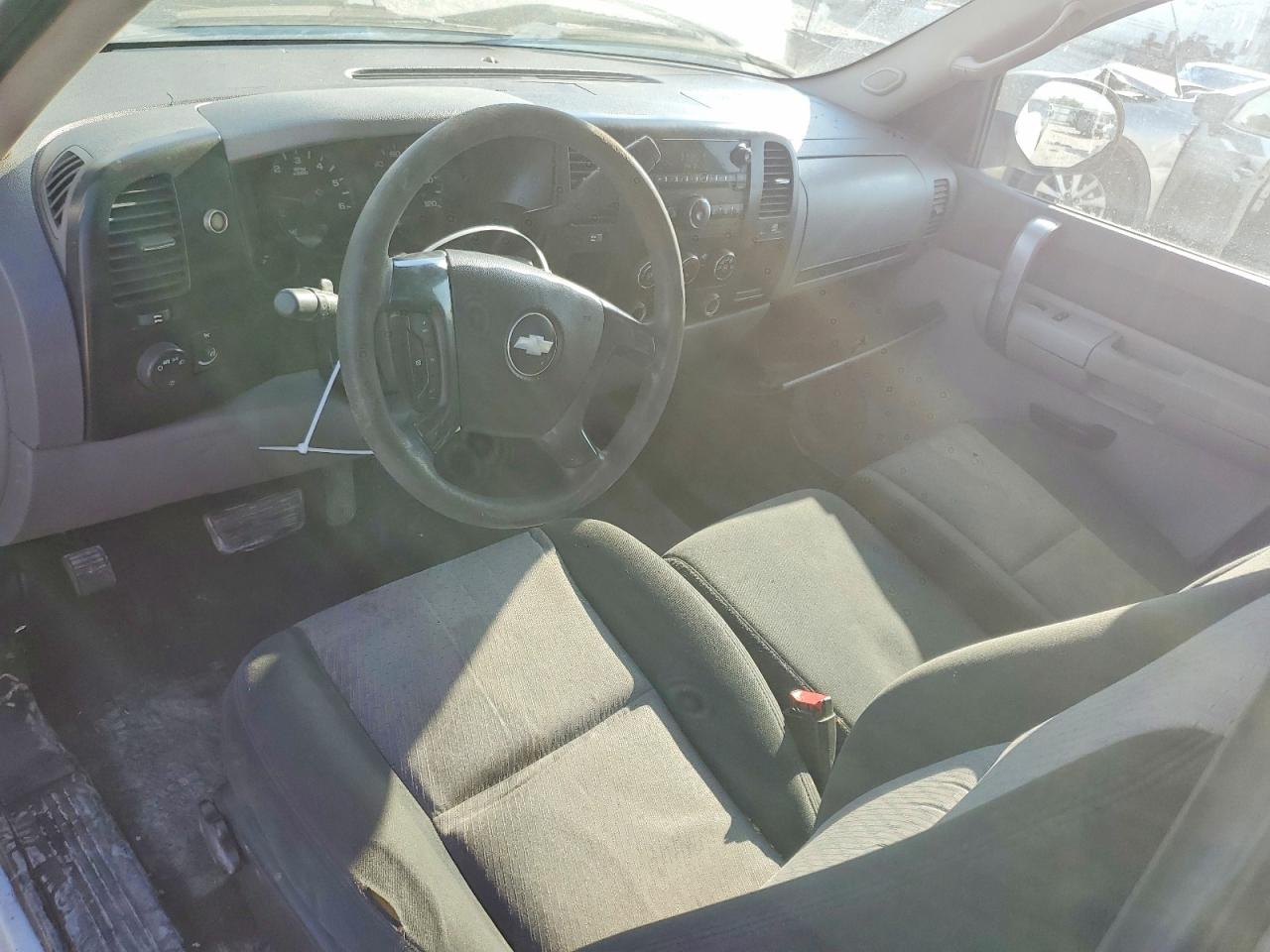 2007 Chevrolet Silverado C1500 White vin: 1GCEC14C27E549039