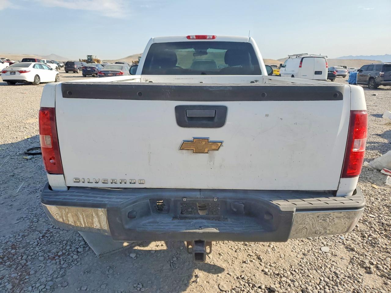 2007 Chevrolet Silverado C1500 White vin: 1GCEC14C27E549039