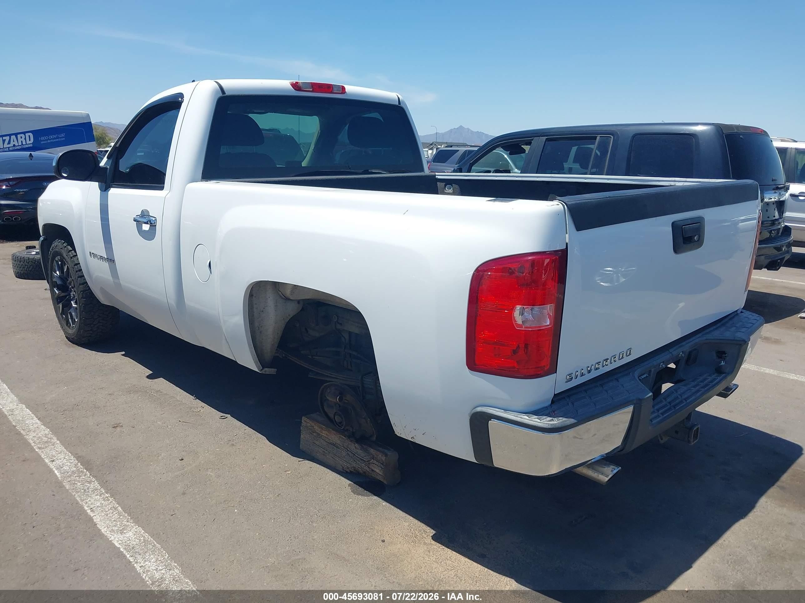 2007 Chevrolet Silverado 1500 Work Truck White vin: 1GCEC14C47Z580463