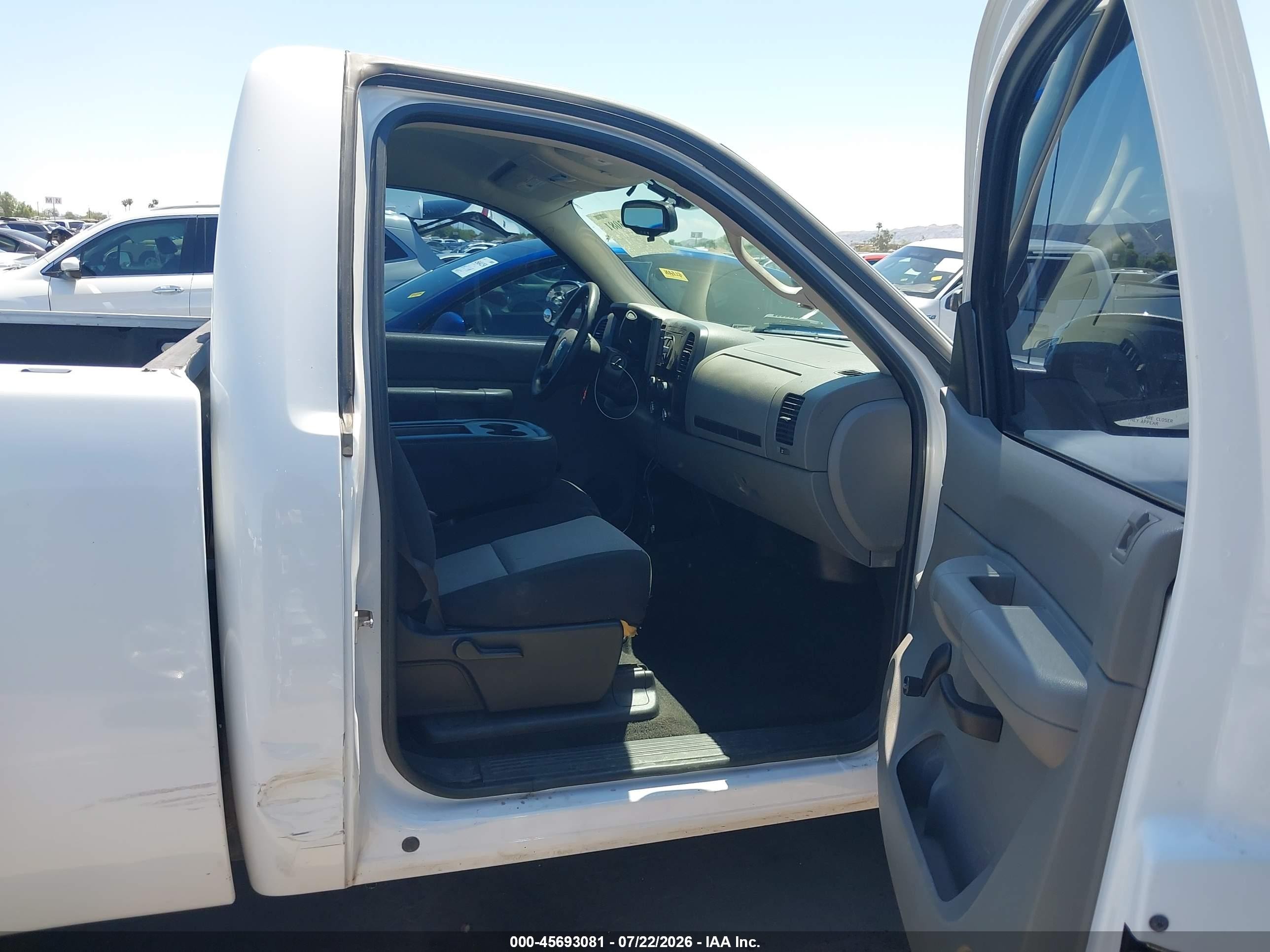 2007 Chevrolet Silverado 1500 Work Truck White vin: 1GCEC14C47Z580463