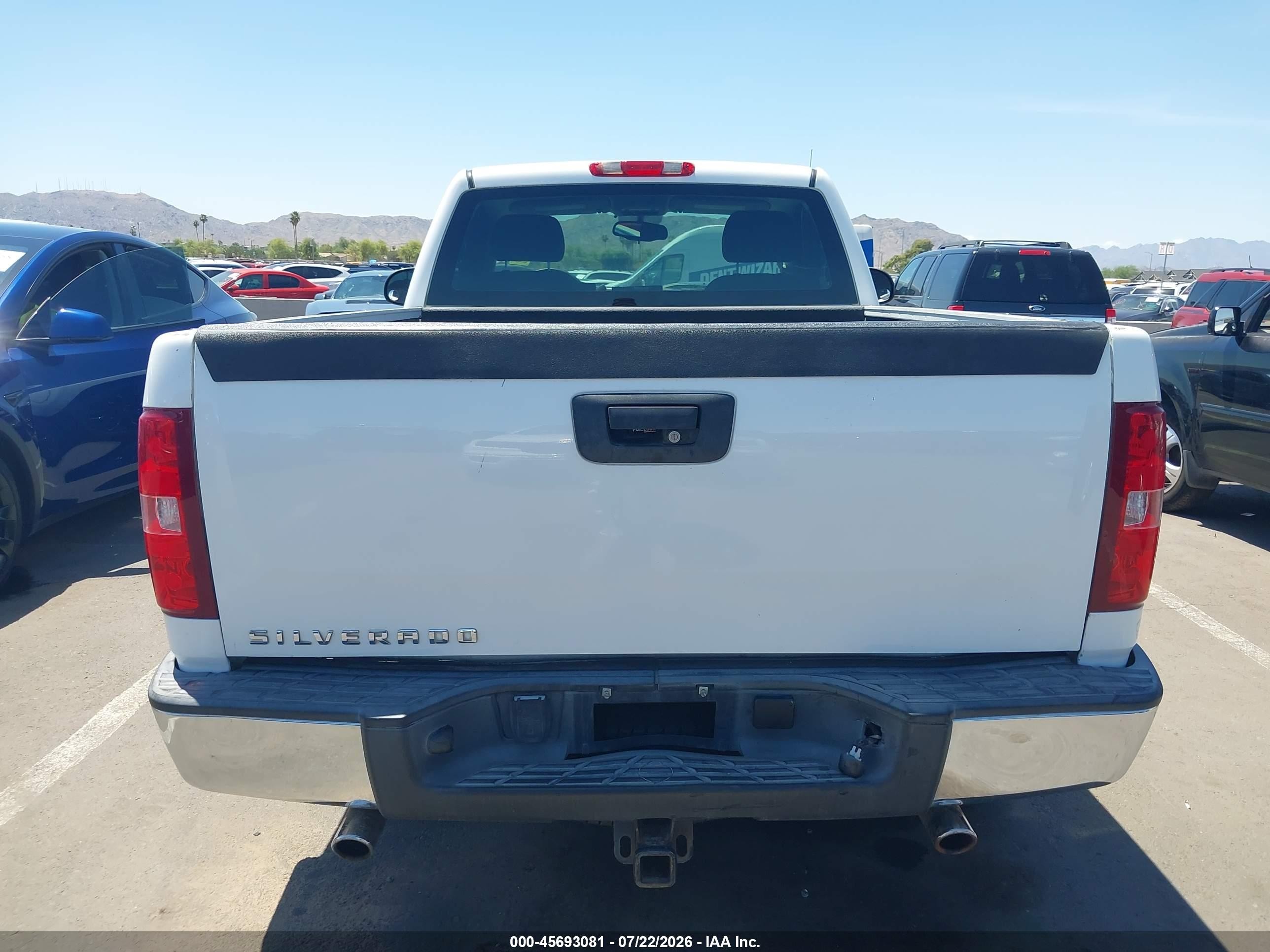 2007 Chevrolet Silverado 1500 Work Truck White vin: 1GCEC14C47Z580463