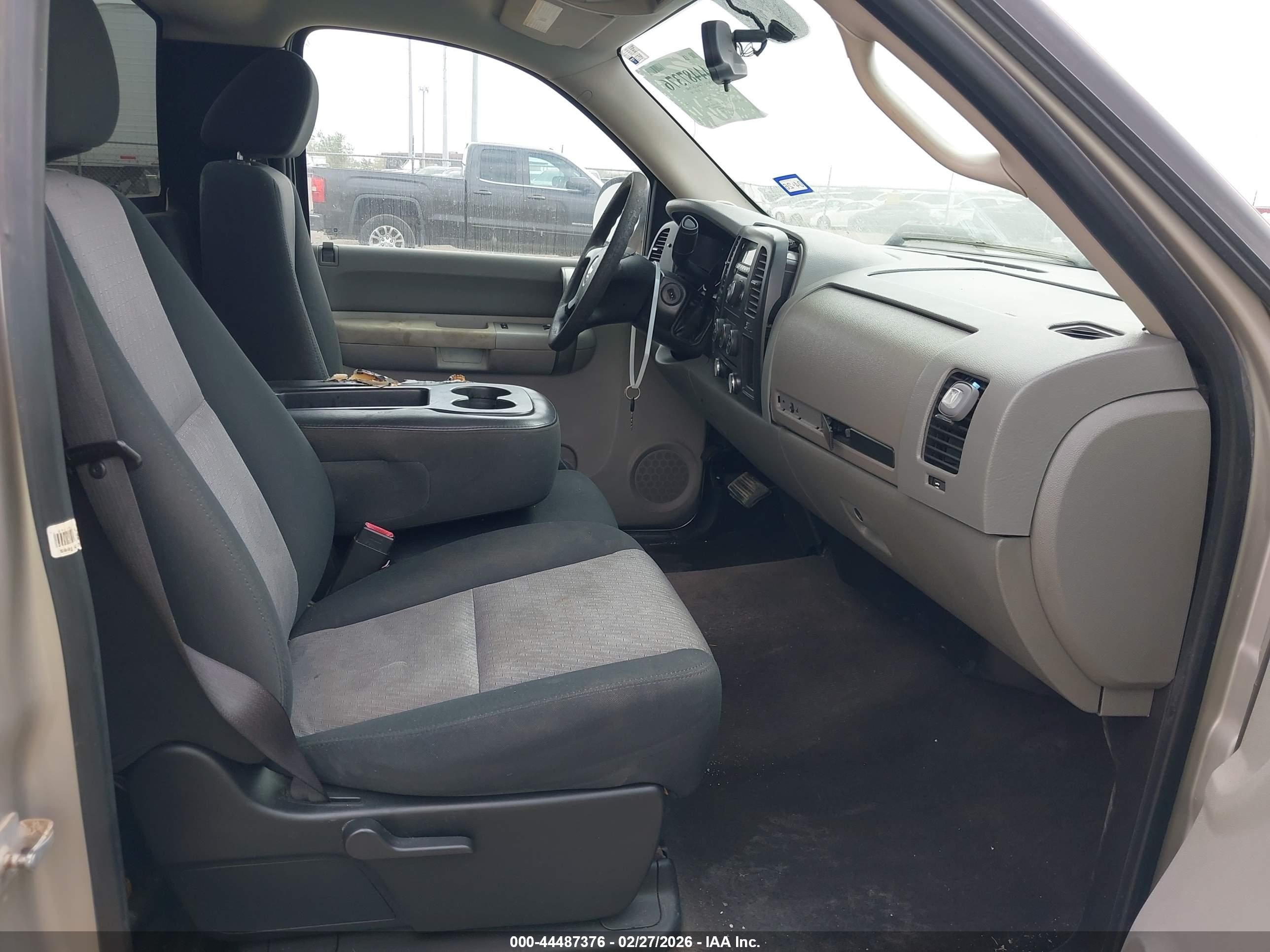 2008 Chevrolet Silverado 1500 Work Truck Silver vin: 1GCEC14C48Z262991