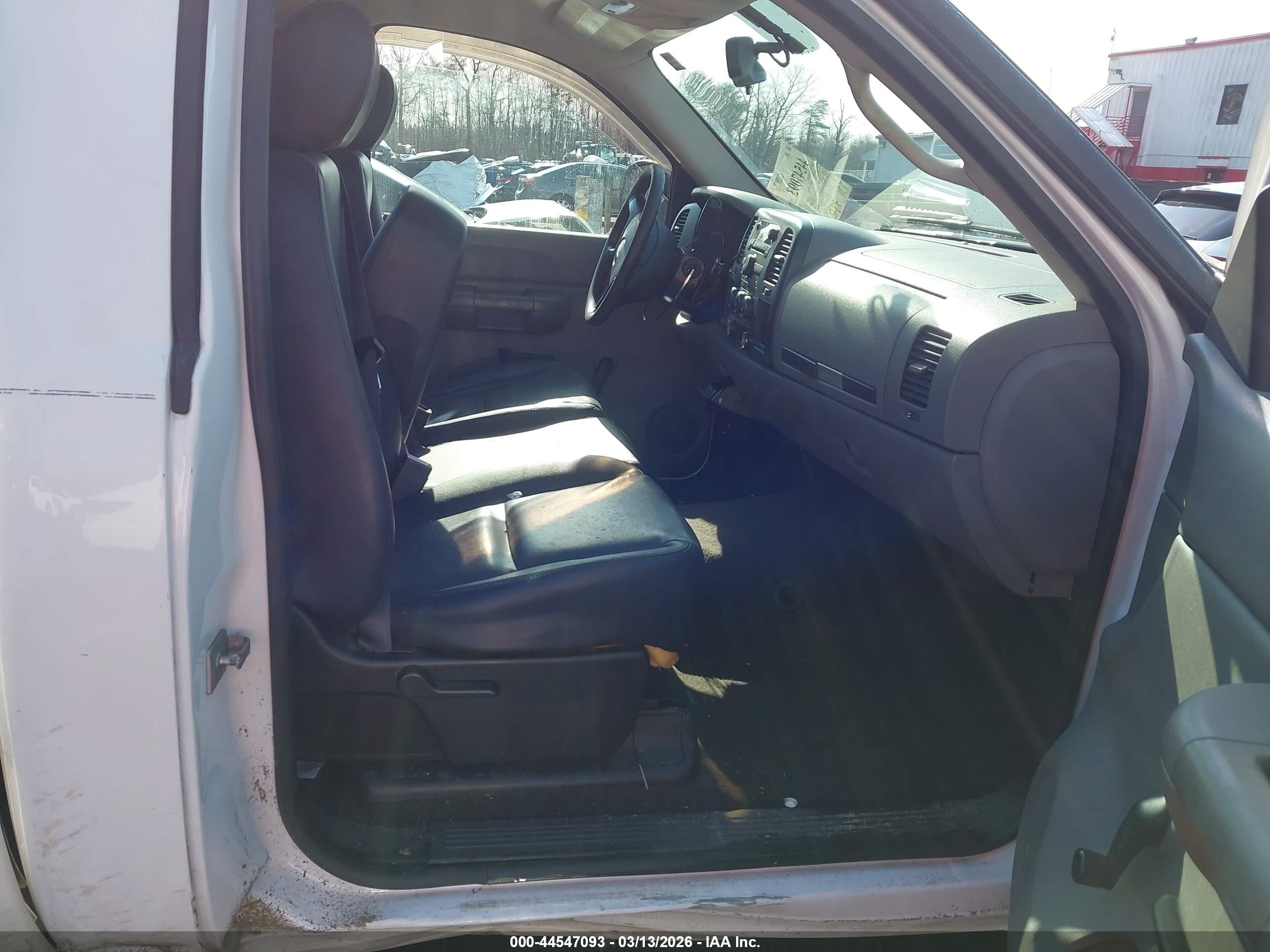 2007 Chevrolet Silverado 1500 Work Truck White vin: 1GCEC14C57Z545365
