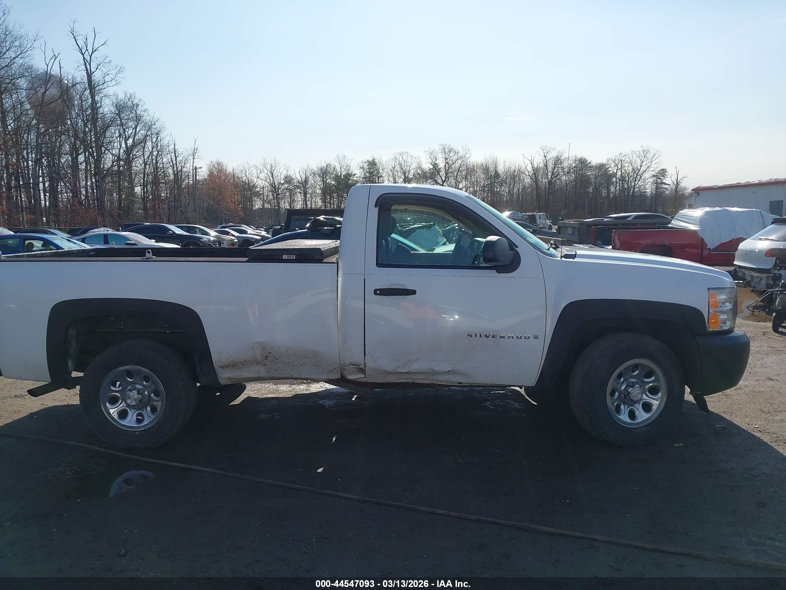 2007 Chevrolet Silverado 1500 Work Truck White vin: 1GCEC14C57Z545365