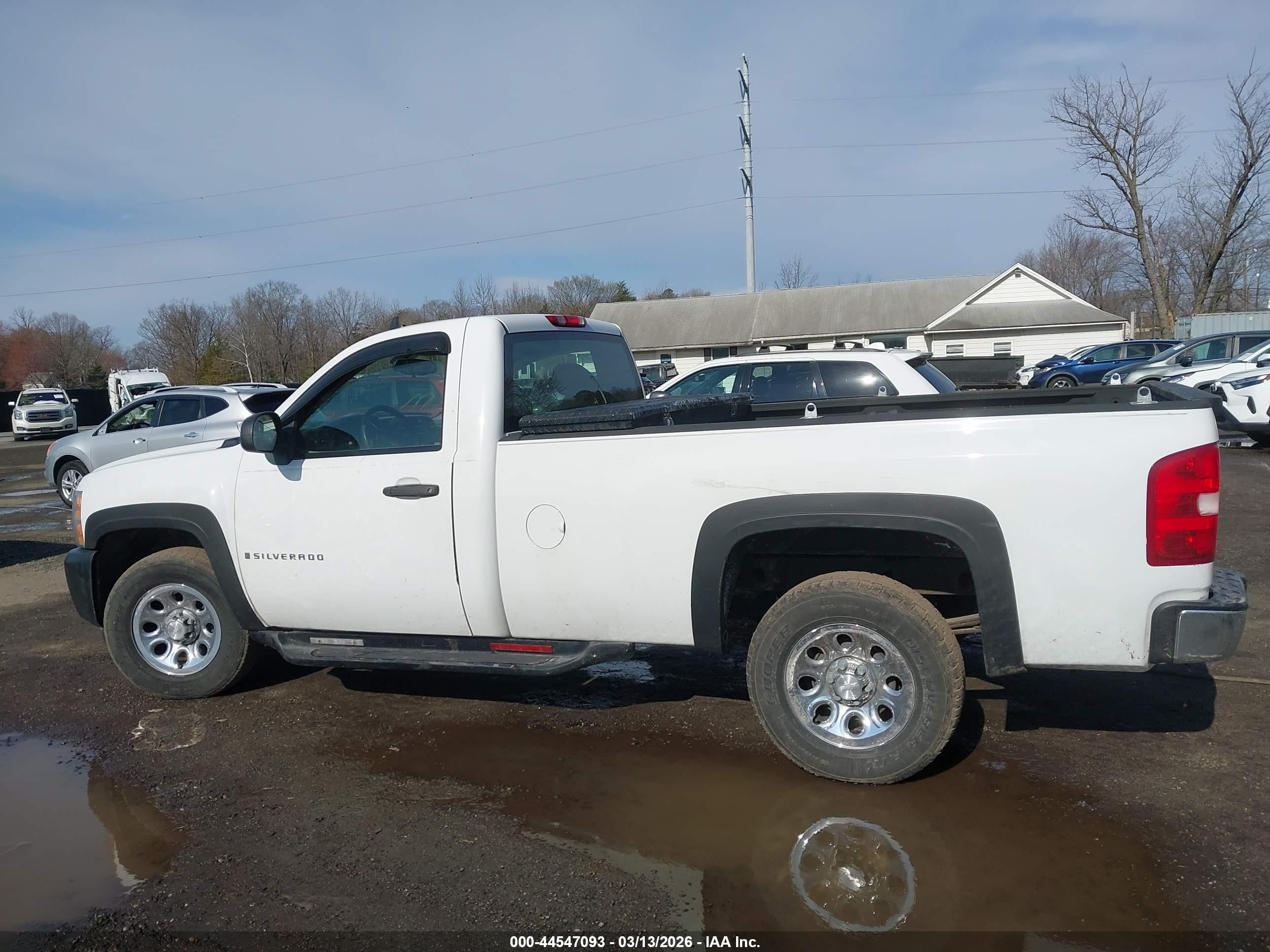 2007 Chevrolet Silverado 1500 Work Truck White vin: 1GCEC14C57Z545365