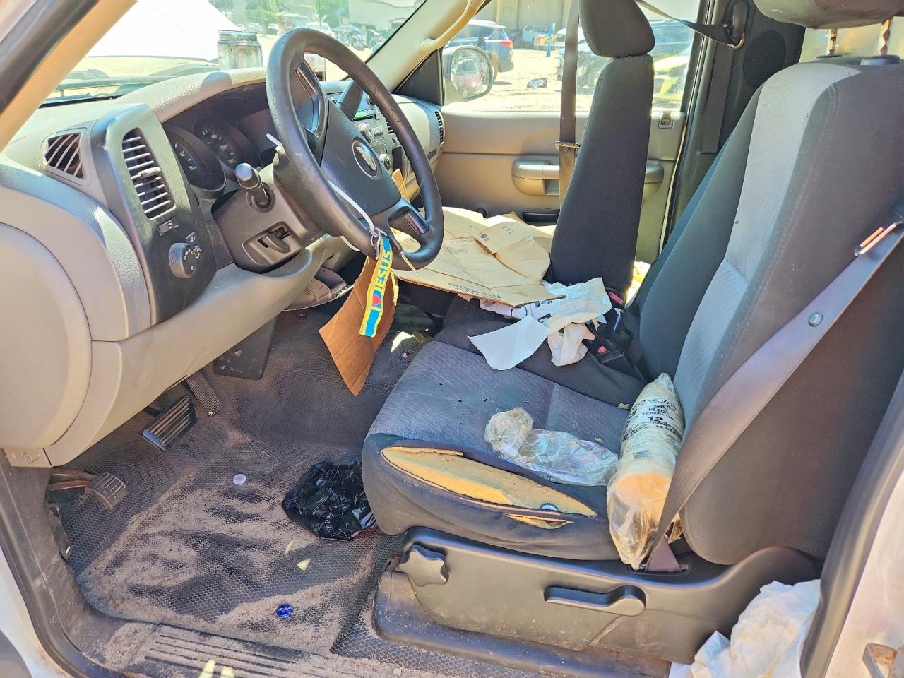 2009 Chevrolet Silverado C1500 White vin: 1GCEC14C59Z187252