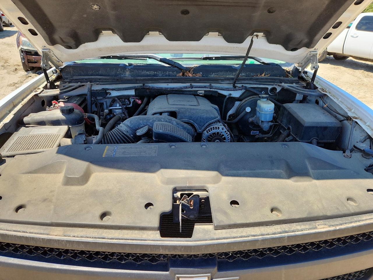2009 Chevrolet Silverado C1500 White vin: 1GCEC14C59Z187252
