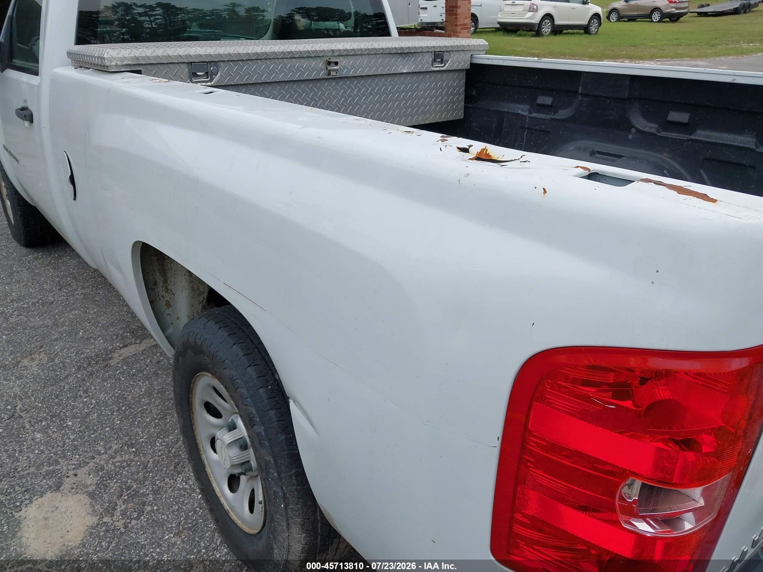 2007 Chevrolet Silverado 1500 Work Truck White vin: 1GCEC14C67Z533046