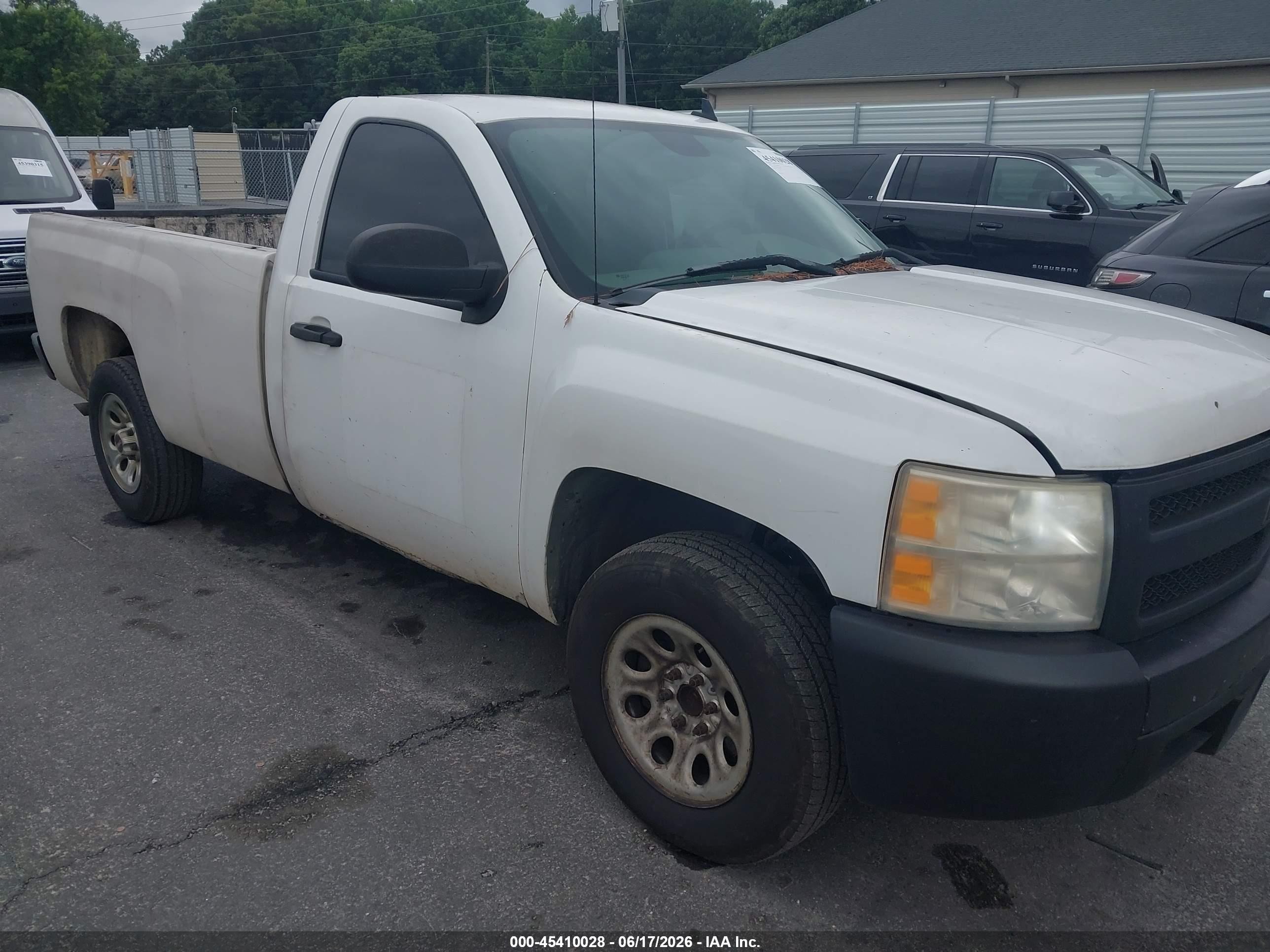 2007 Chevrolet Silverado 1500 Work Truck White vin: 1GCEC14C67Z555435