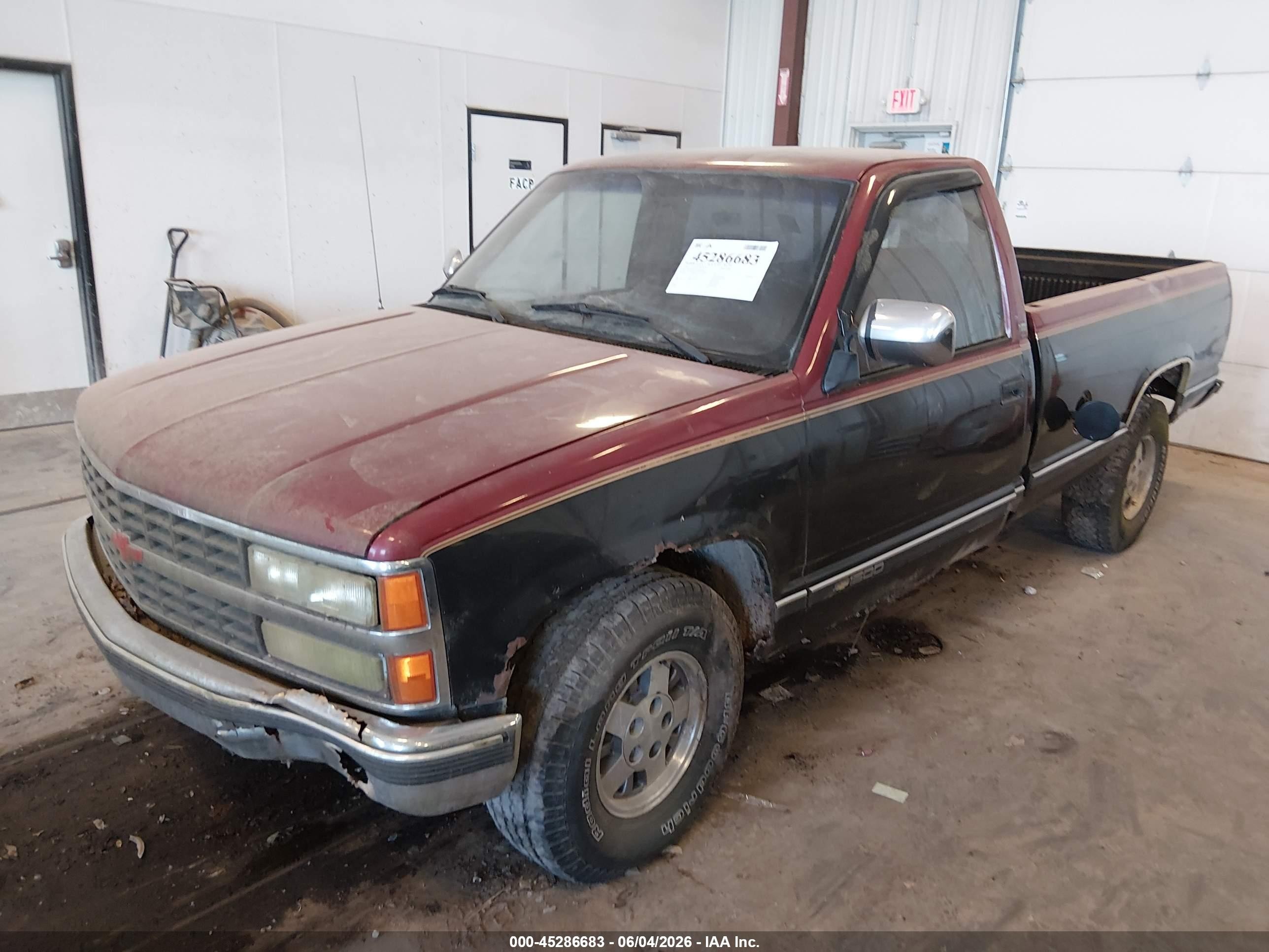 1992 Chevrolet Gmt-400 C1500 Red vin: 1GCEC14H1NE174656