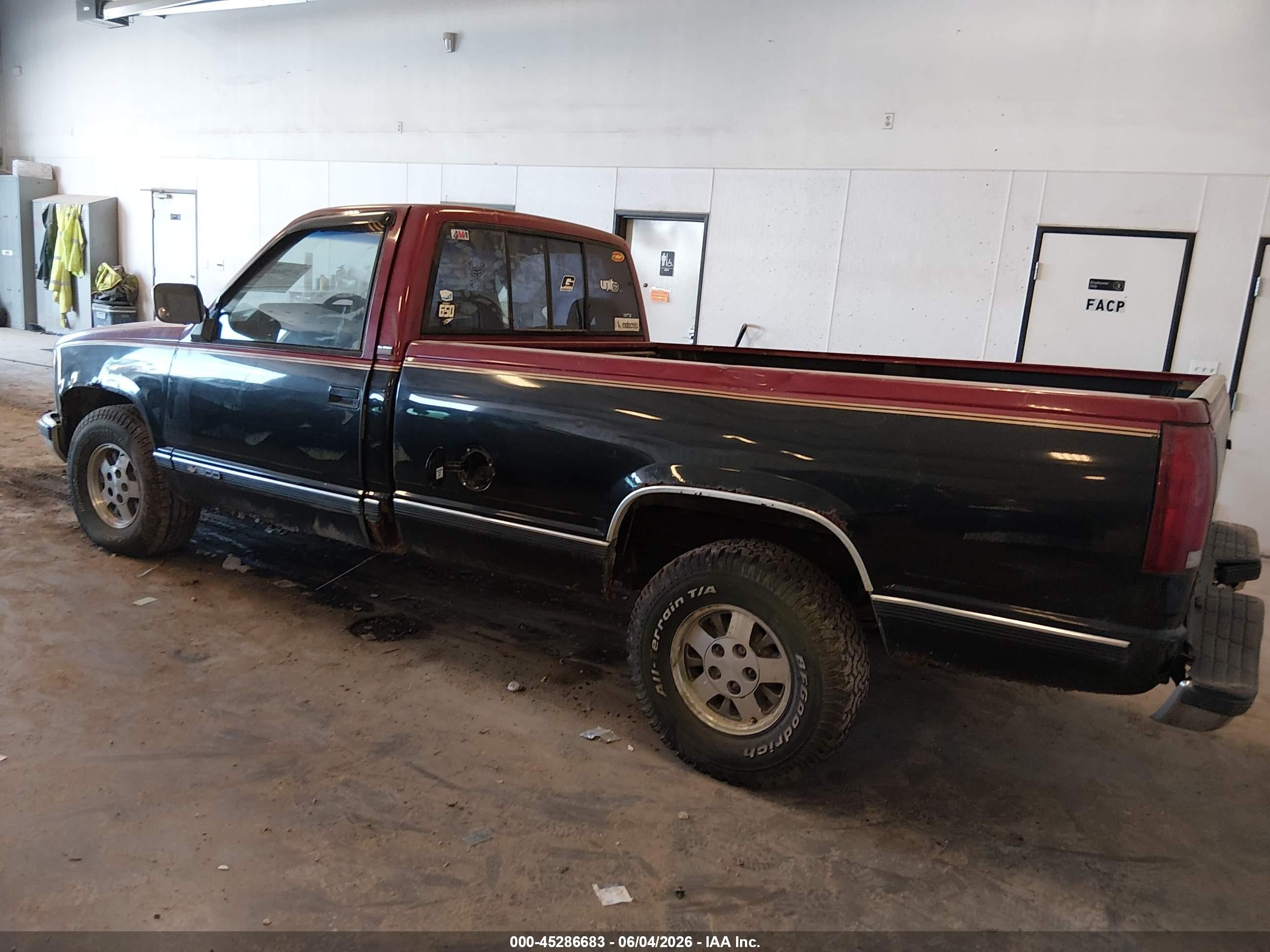 1992 Chevrolet Gmt-400 C1500 Red vin: 1GCEC14H1NE174656