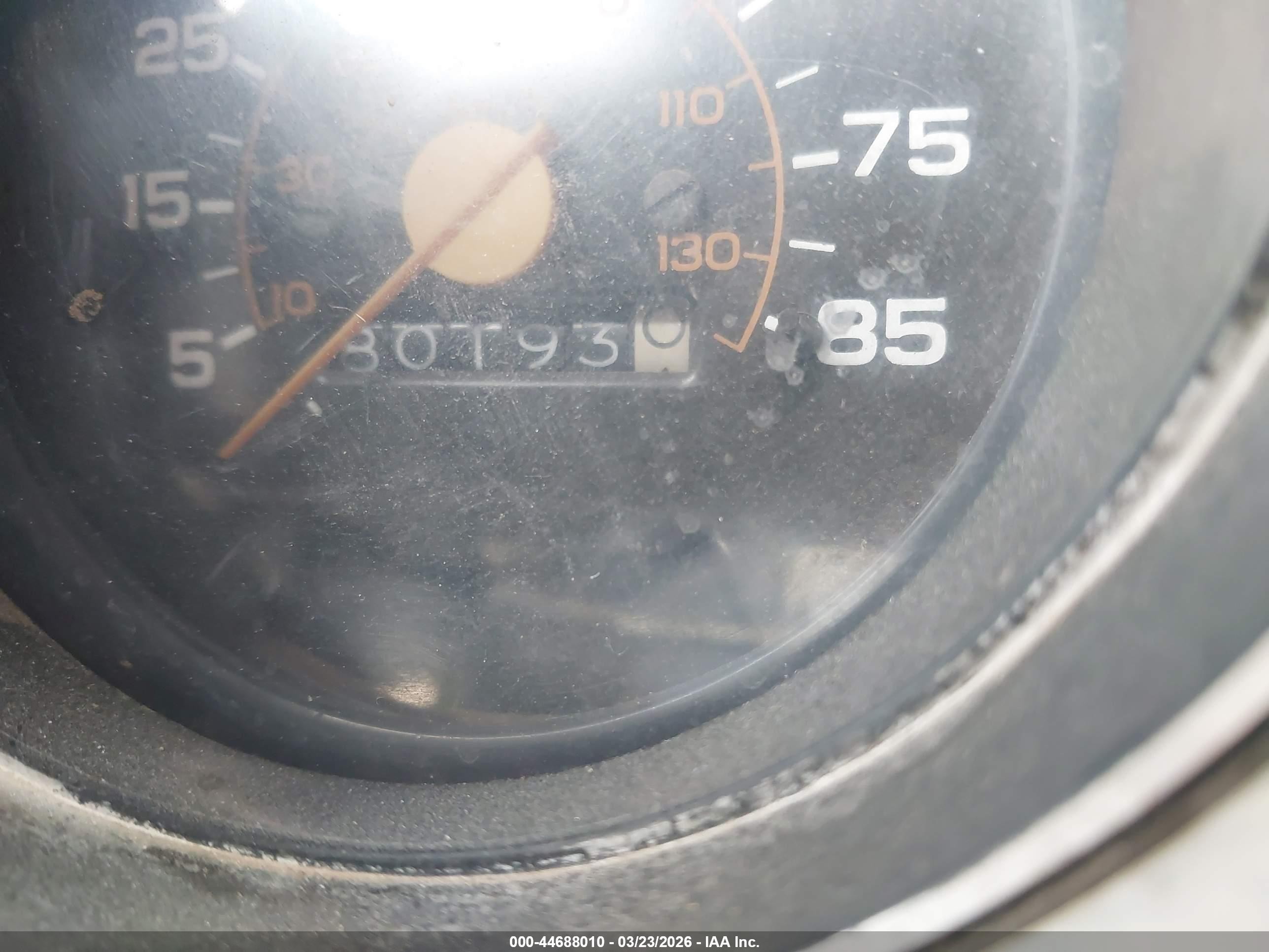 1981 Chevrolet C10   White vin: 1GCEC14H2BS185372