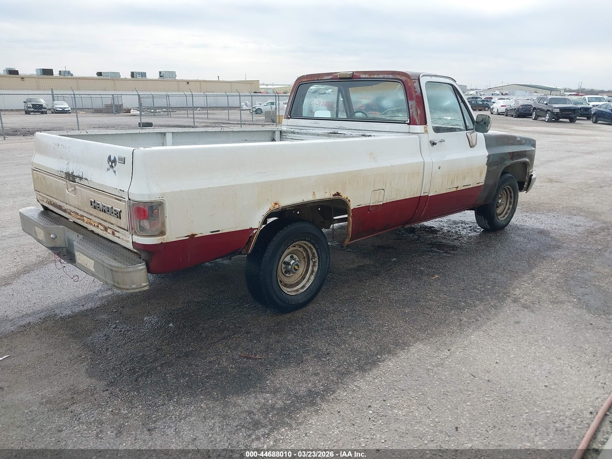 1981 Chevrolet C10   White vin: 1GCEC14H2BS185372