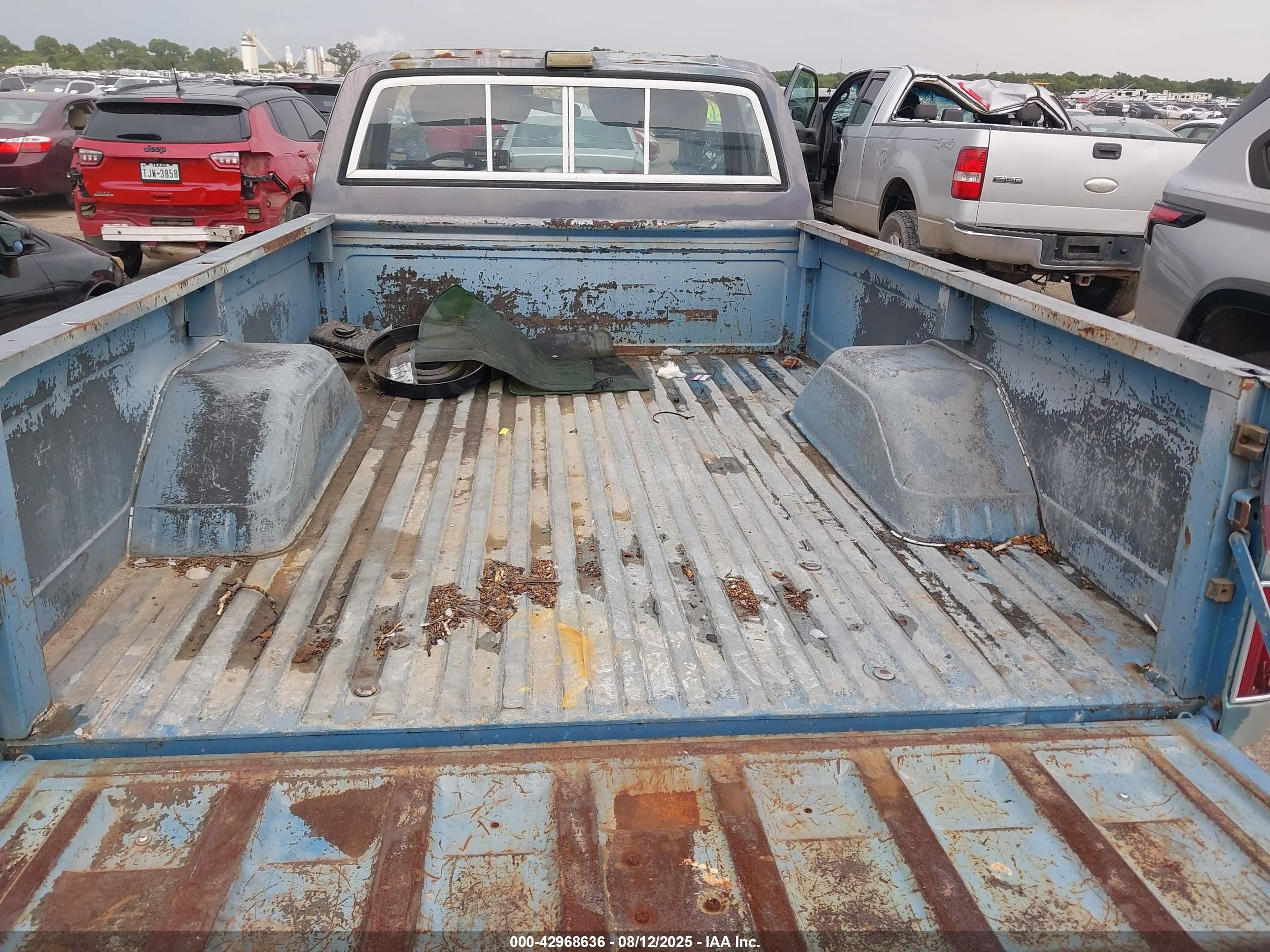 1982 Chevrolet C10   Blue vin: 1GCEC14HXCS119332