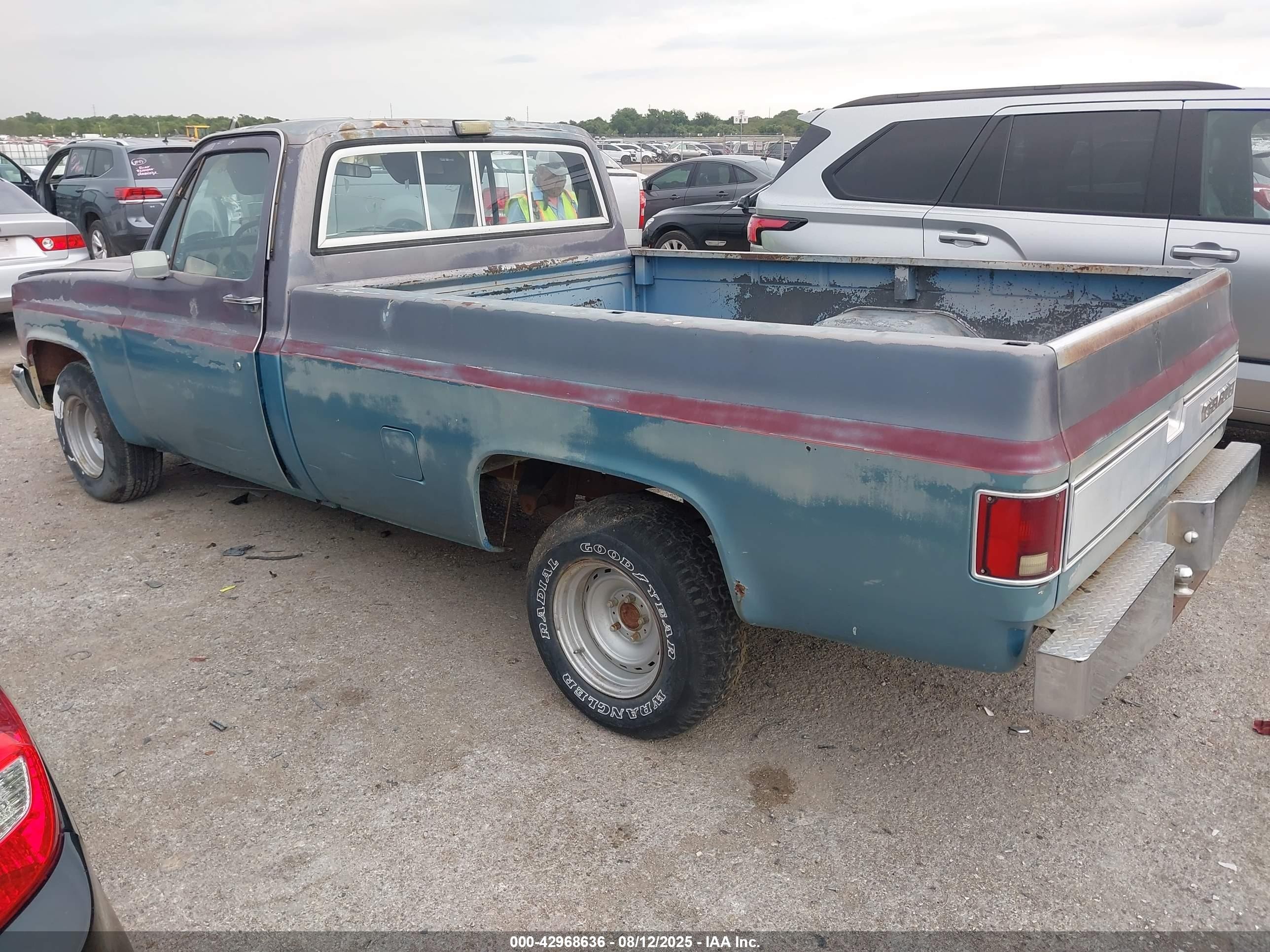 1982 Chevrolet C10   Blue vin: 1GCEC14HXCS119332