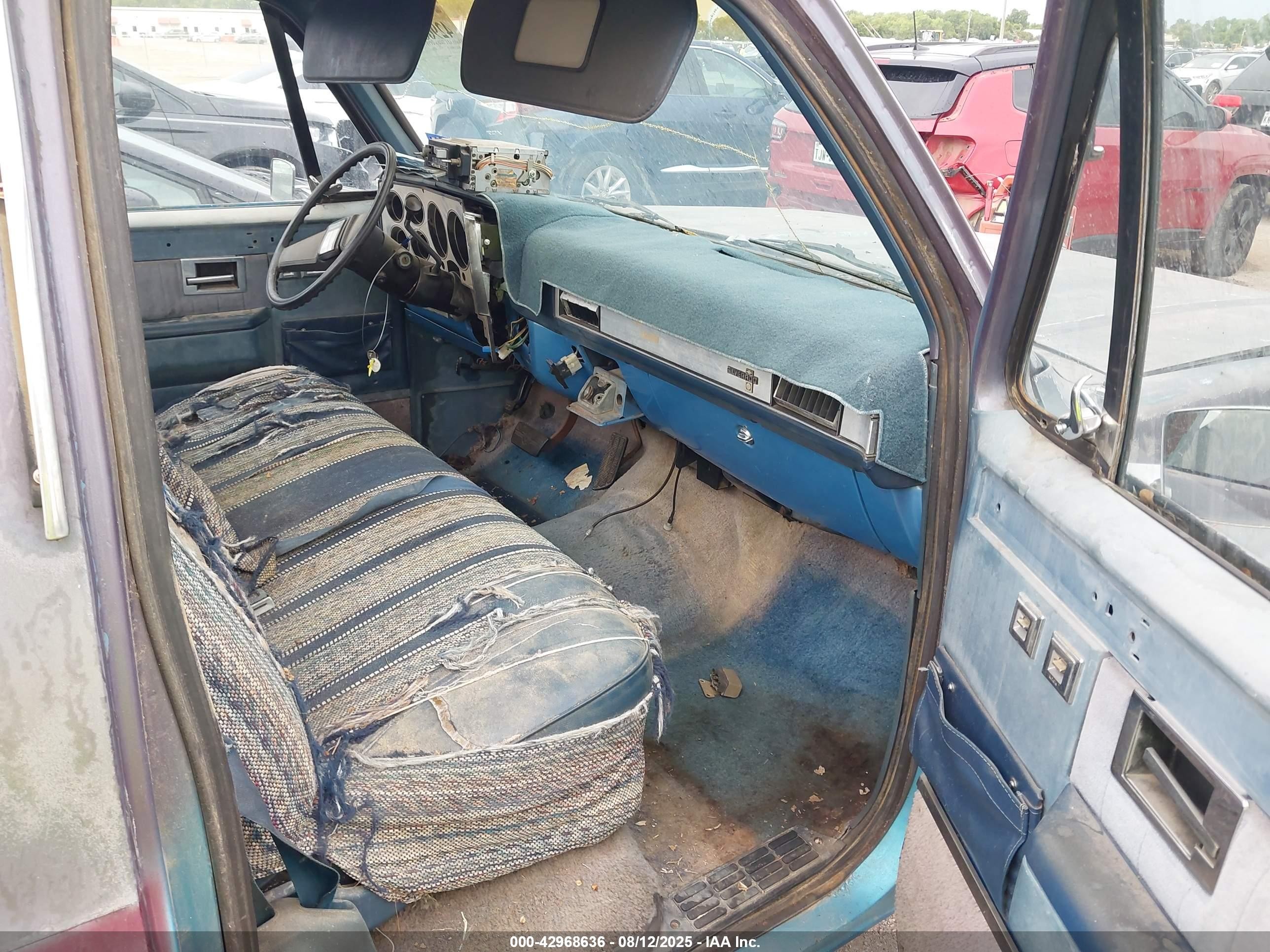 1982 Chevrolet C10   Blue vin: 1GCEC14HXCS119332