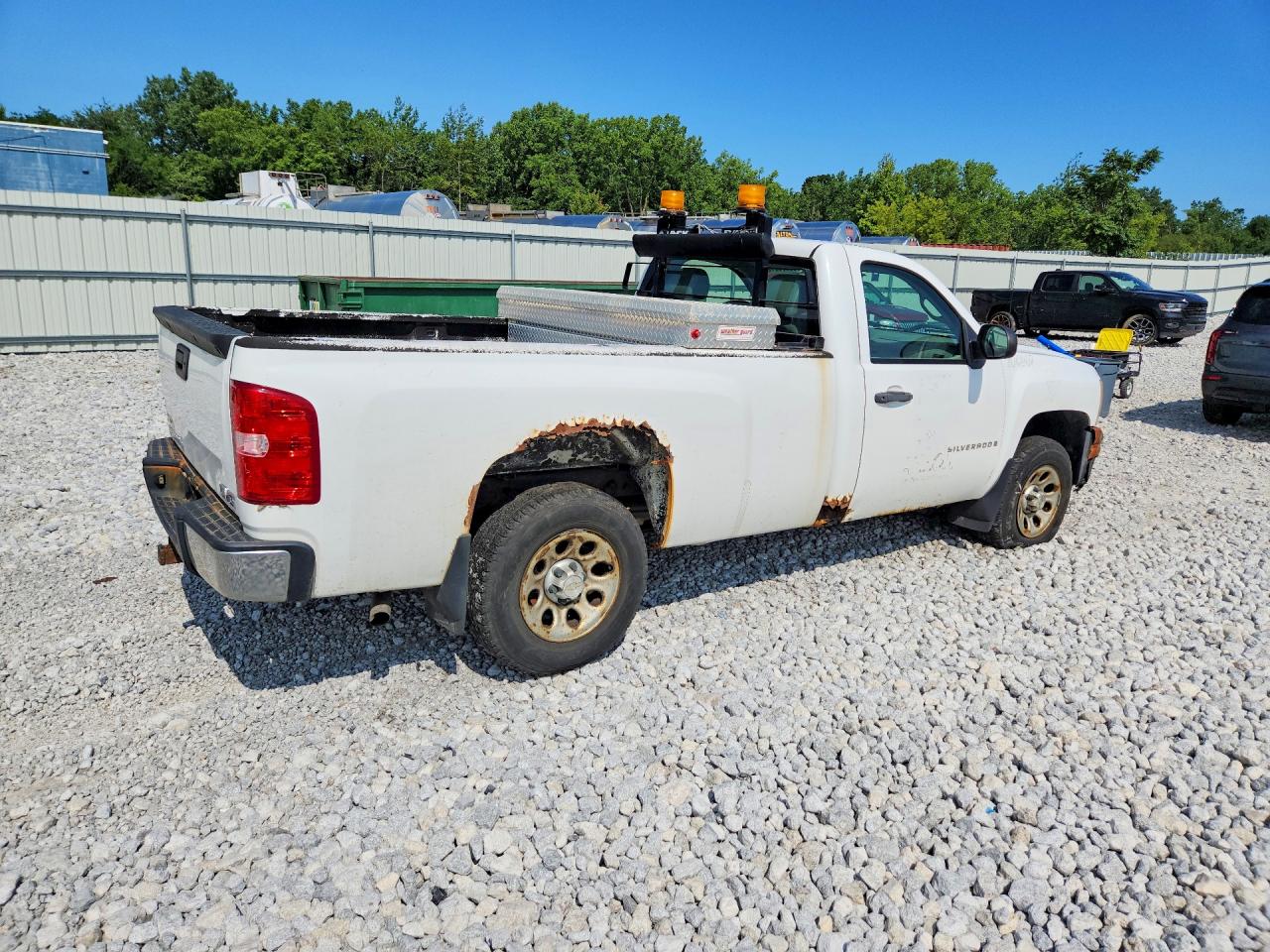 2007 Chevrolet Silverado C1500 White vin: 1GCEC14J17Z633425
