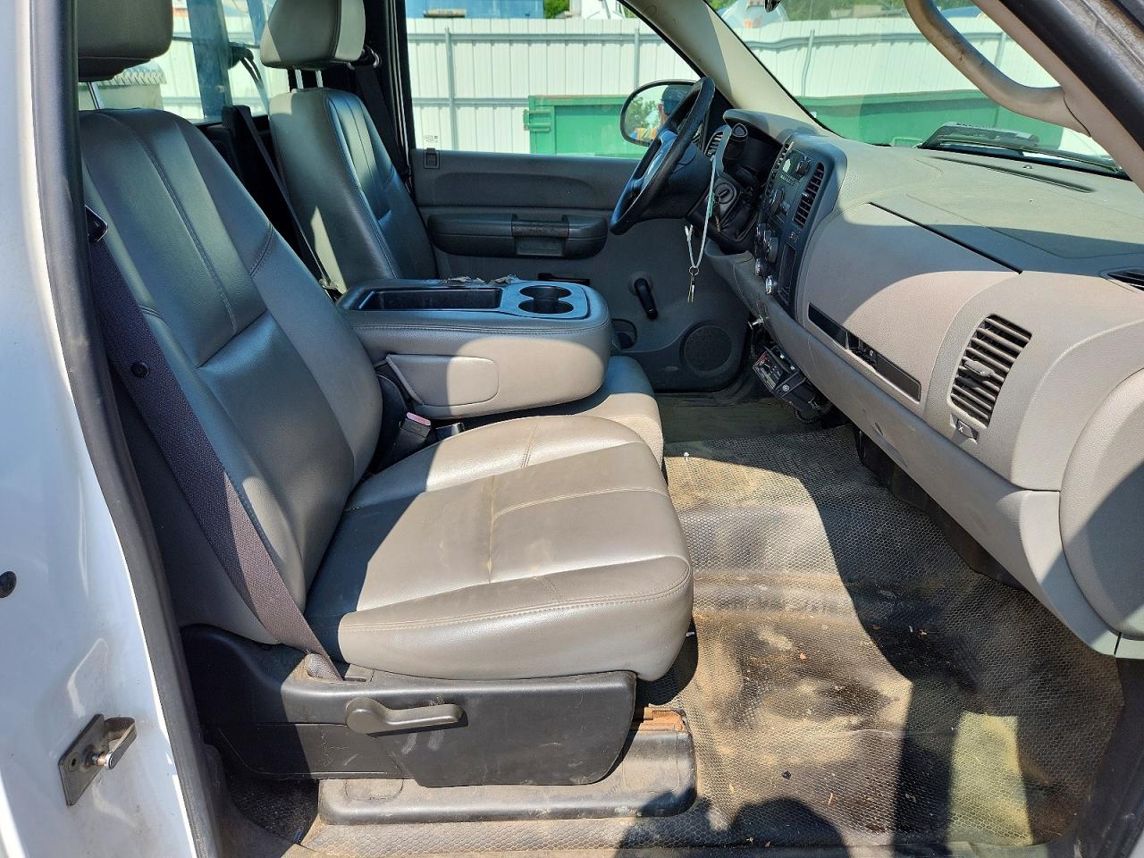 2007 Chevrolet Silverado C1500 White vin: 1GCEC14J17Z633425