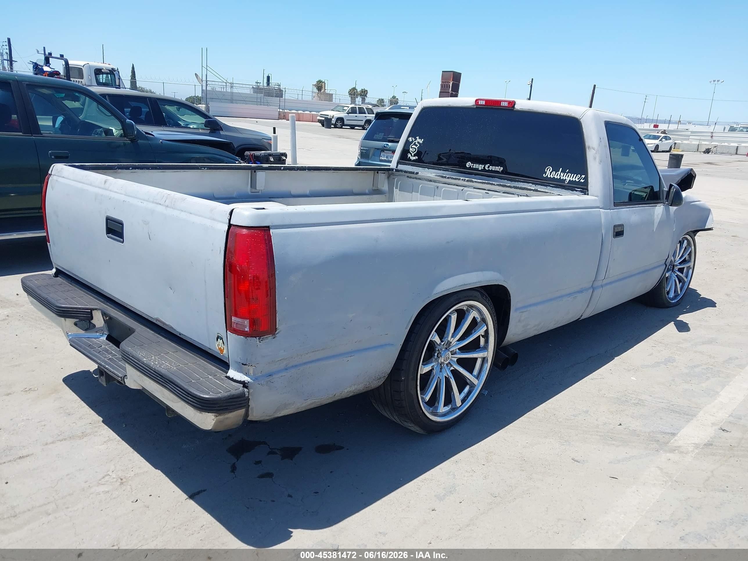 1994 Chevrolet Gmt-400 C1500 Silver vin: 1GCEC14K0RE100968